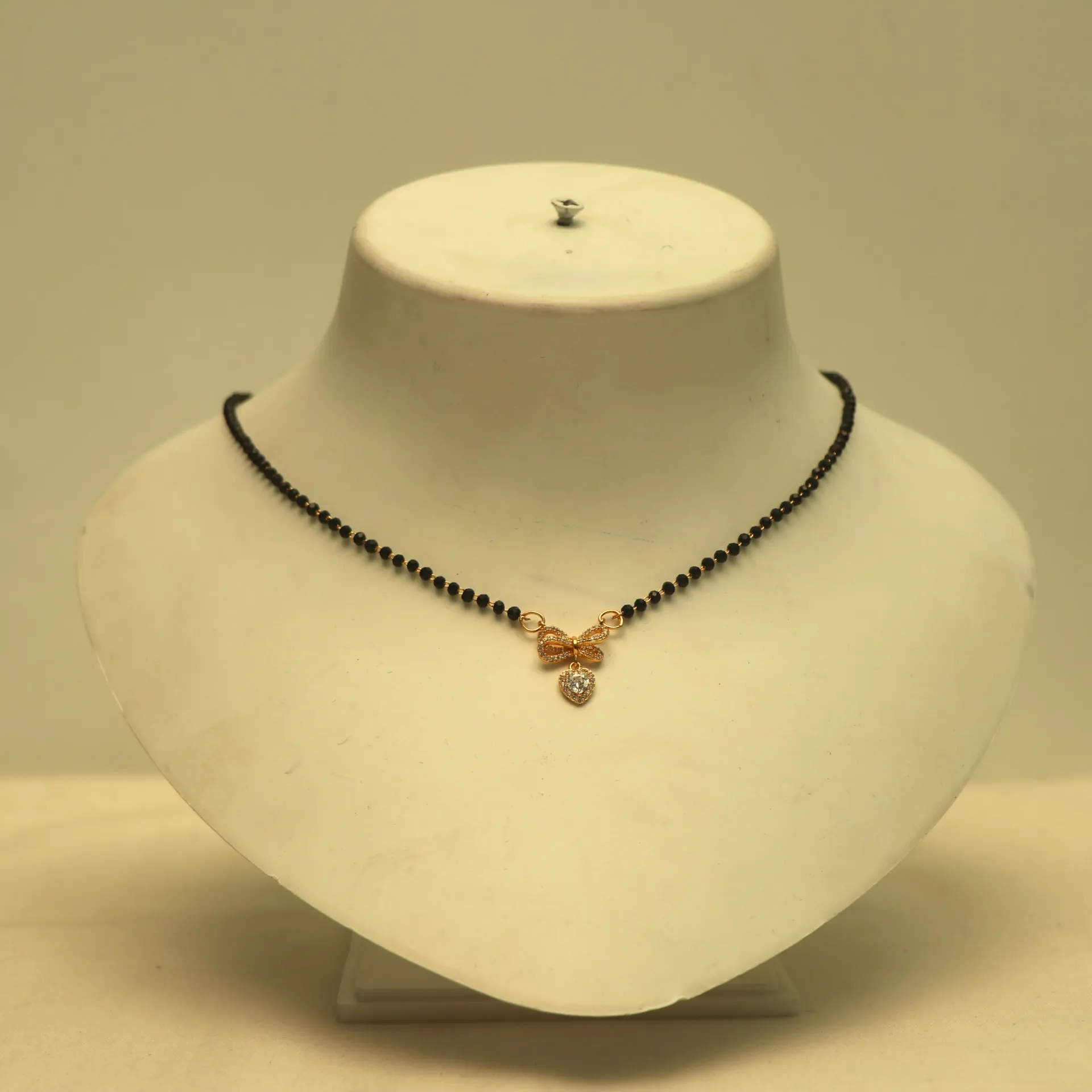 [NECKLACES-00796] Arihant Gold Polished Sparkling Foliage Statement Set