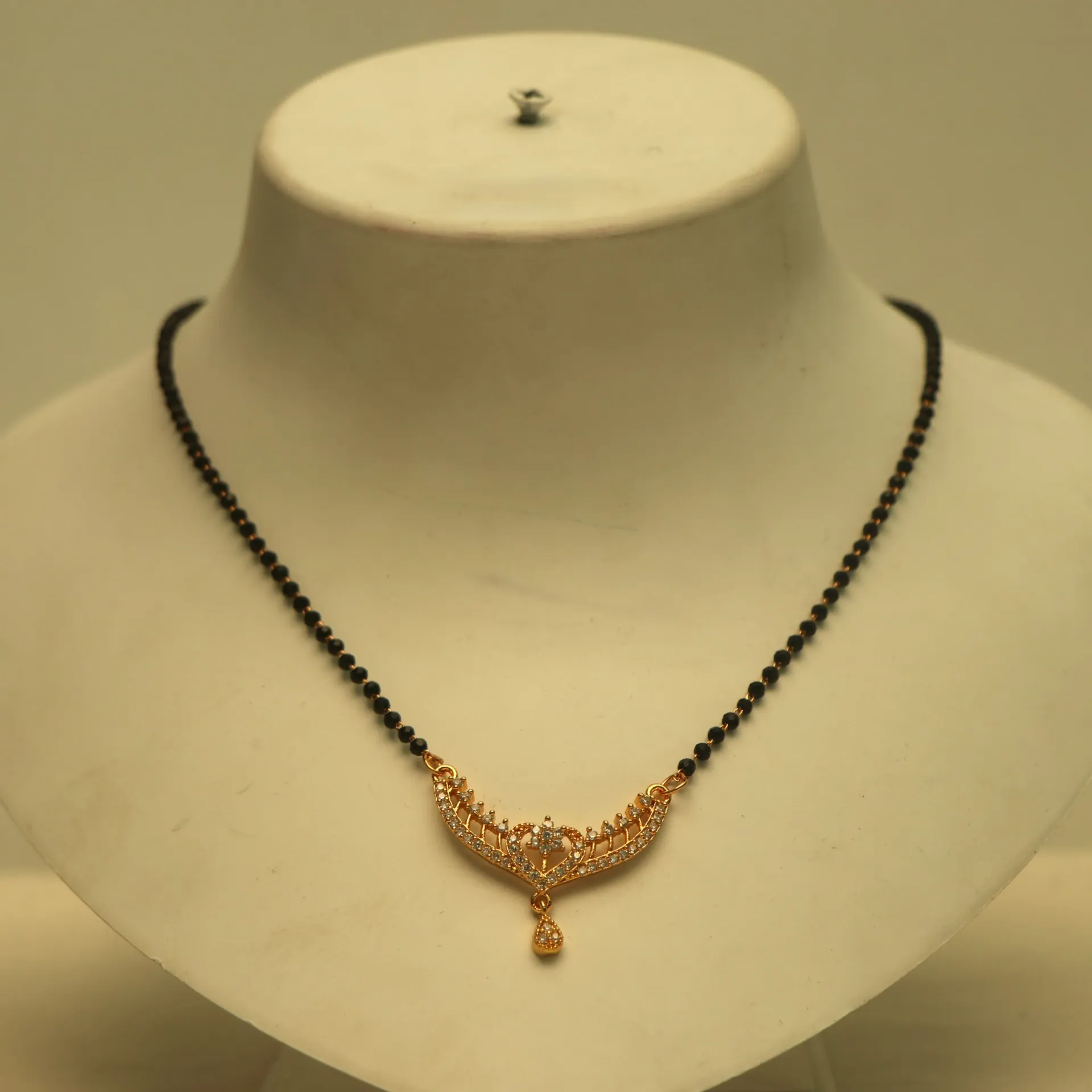 [NECKLACES-00799] Arihant Nakshatra Glow Pendant Mangalsutra