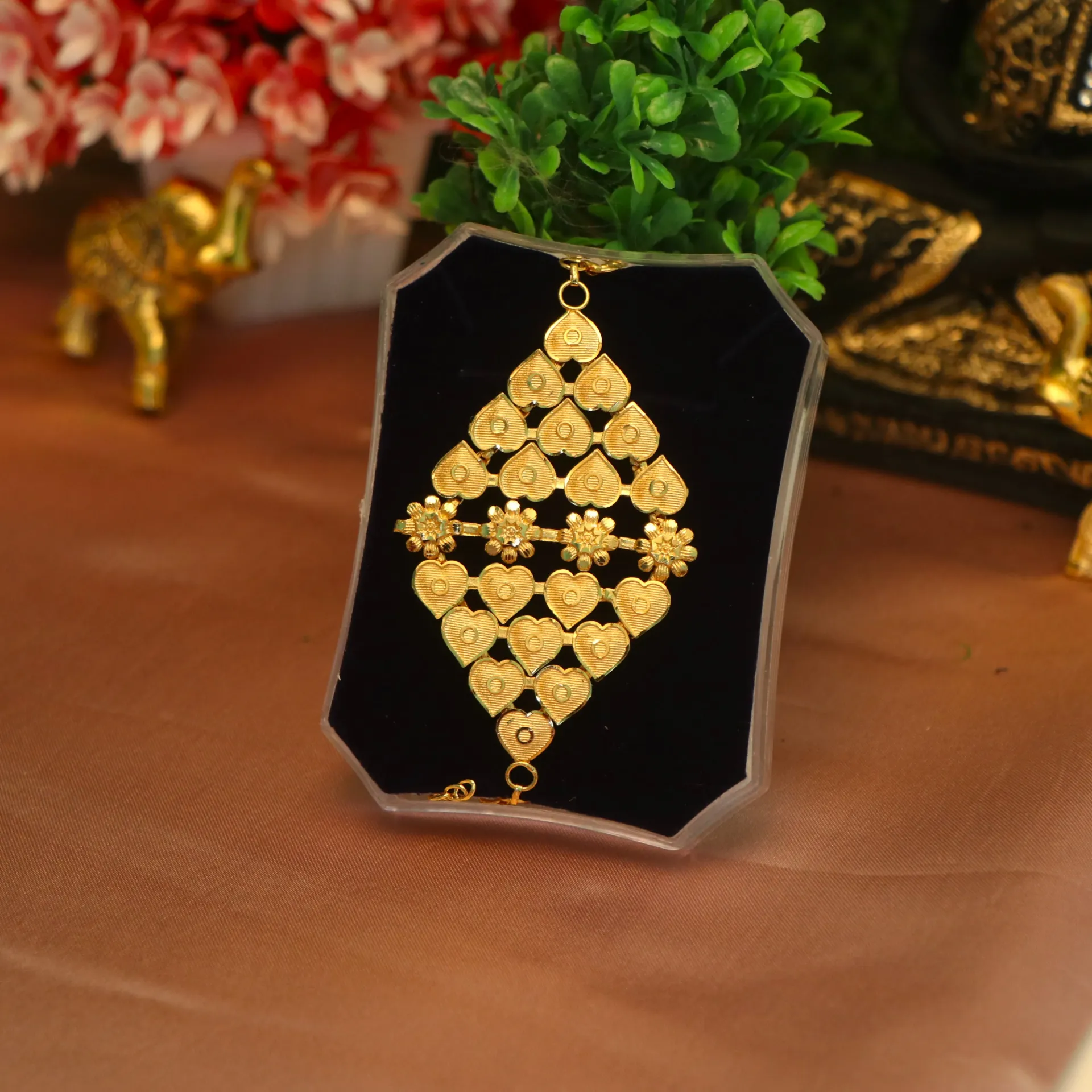 Shreehari Naksha Heart-Shaped Gold-Plated Mantasha