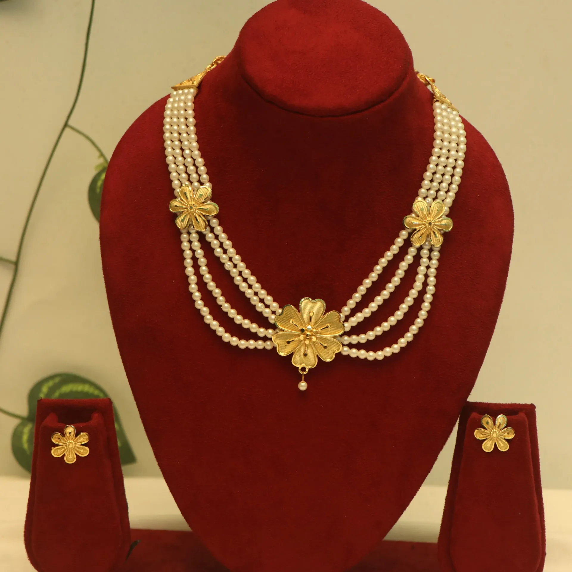 [NECKLACES-00859] SS Swarna-Kamal 3-Flower Layered Necklaces Set