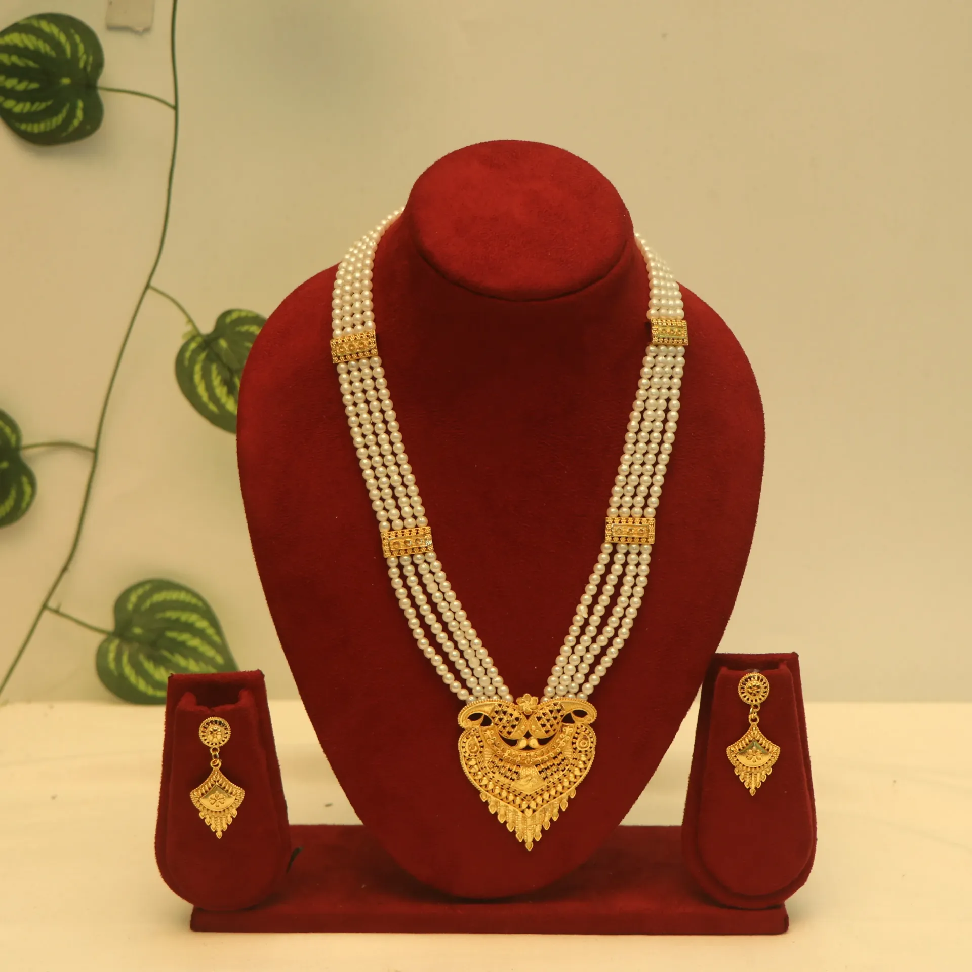 SS Midnight Elegance Multi-Strand Krishna-Moni Necklaces Set