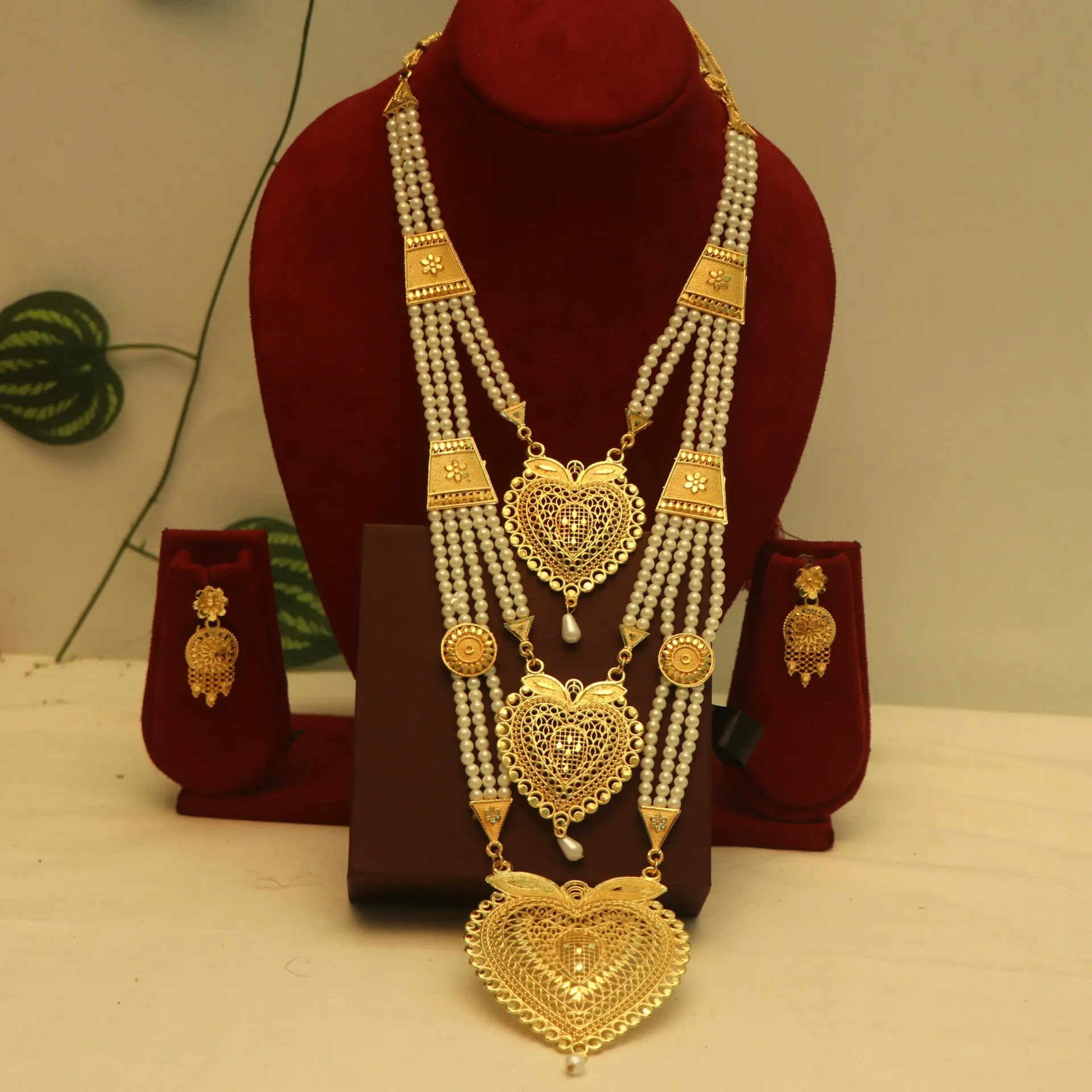 SS Rezi-Kala Ornate Heart Medallion Pearl Sitahar Set