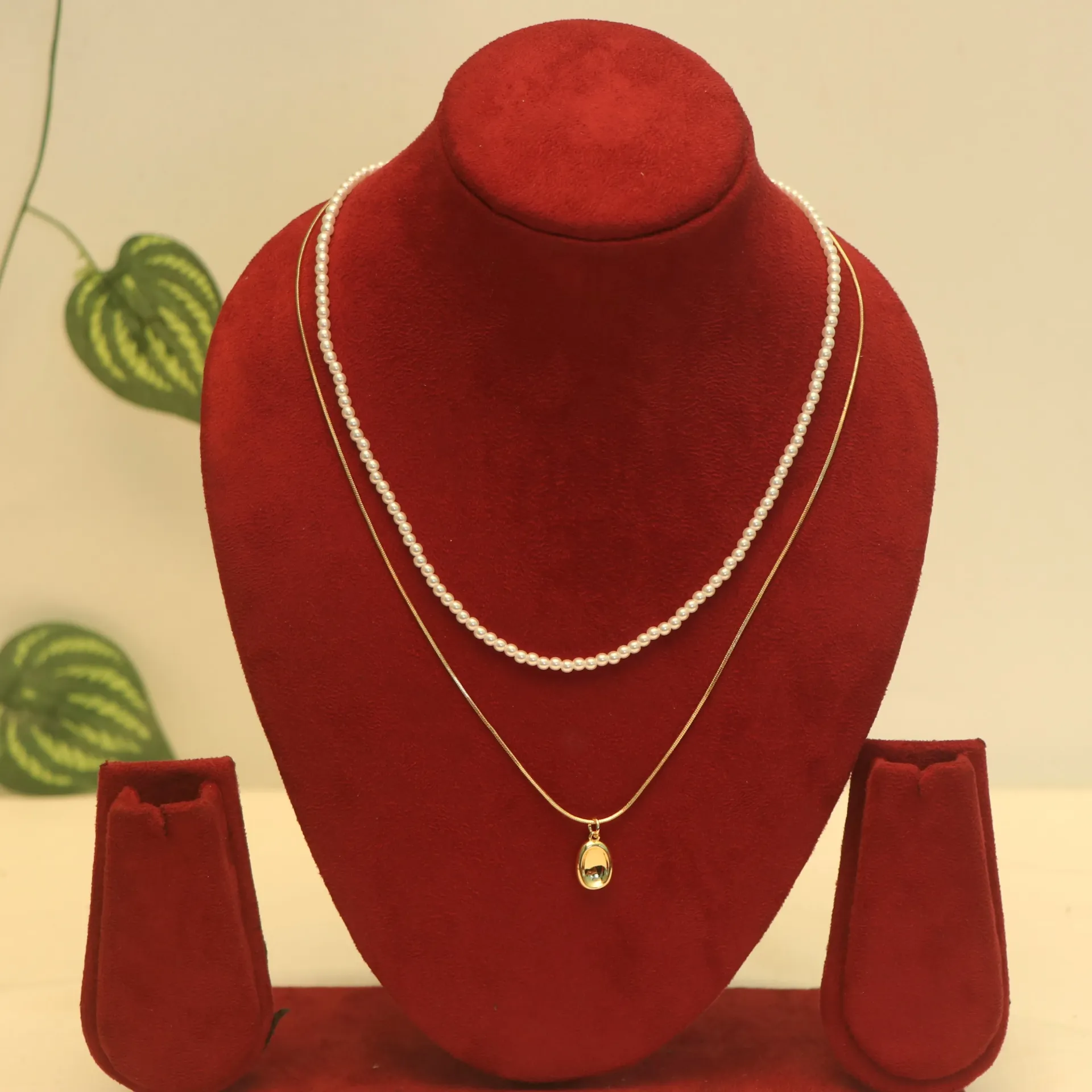 [NECKLACES-00878] SS Luna Dual-Layered Pearl & Oval Pendant Necklace