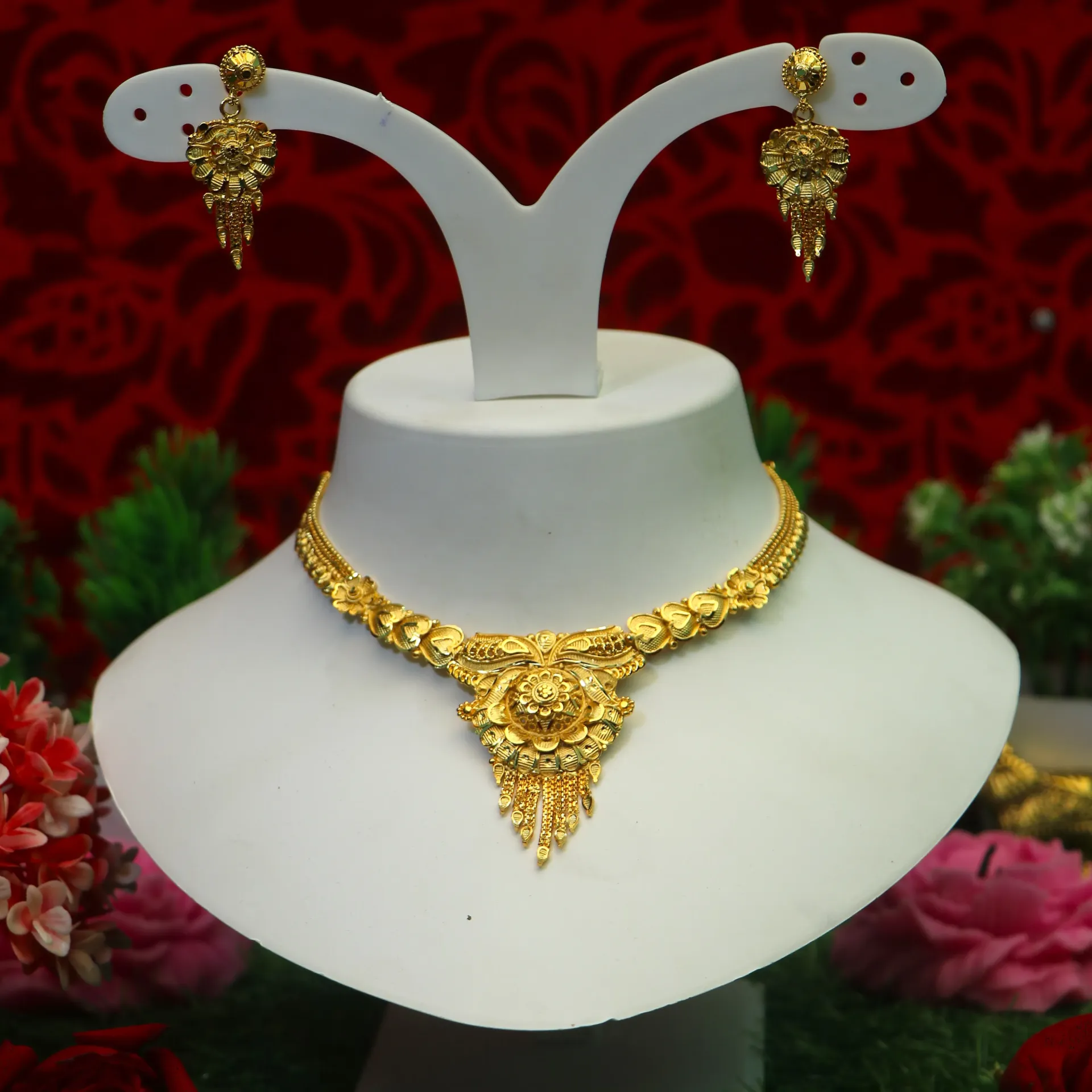 [NECKLACES-00048] Shreehari Antic Gold-Finished Royal Festive Necklace Set