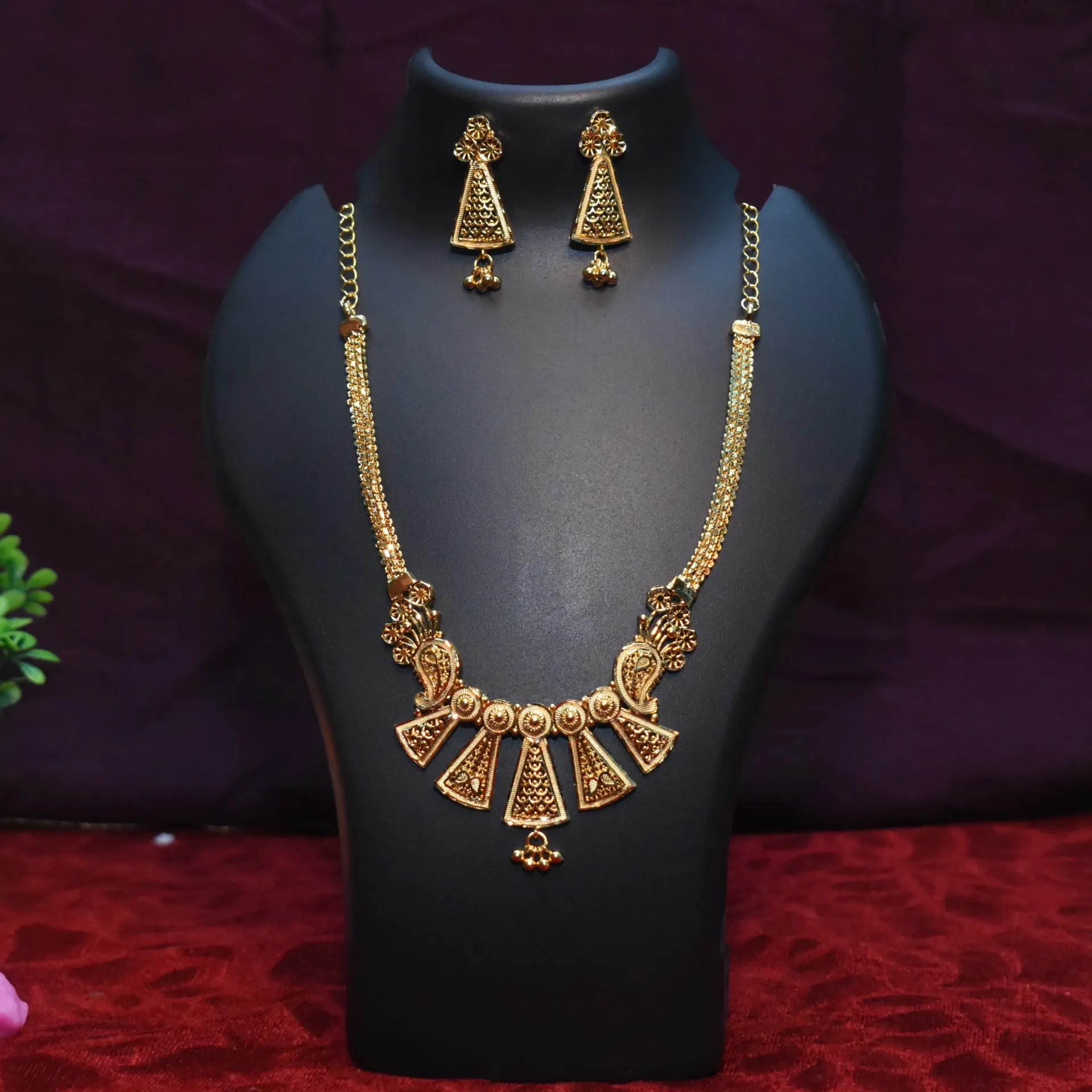 Shreehari Royal Gold-Finished Intricate Floral-Fan Bridal Necklace