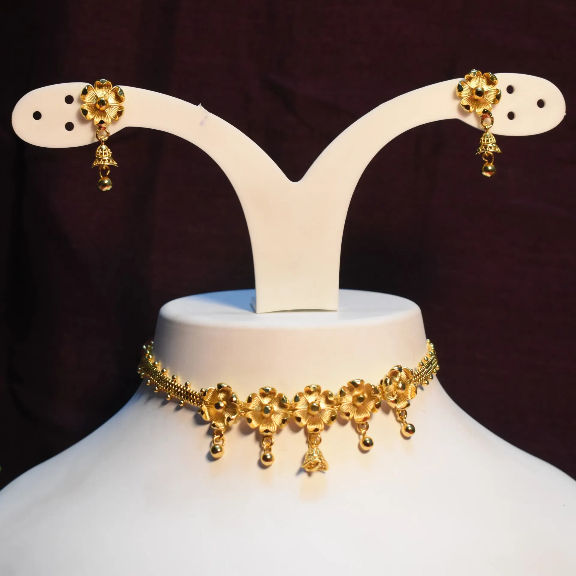 [NECKLACES-00060] Shreehari Swarna Pushpa Gold Floral Choker Set