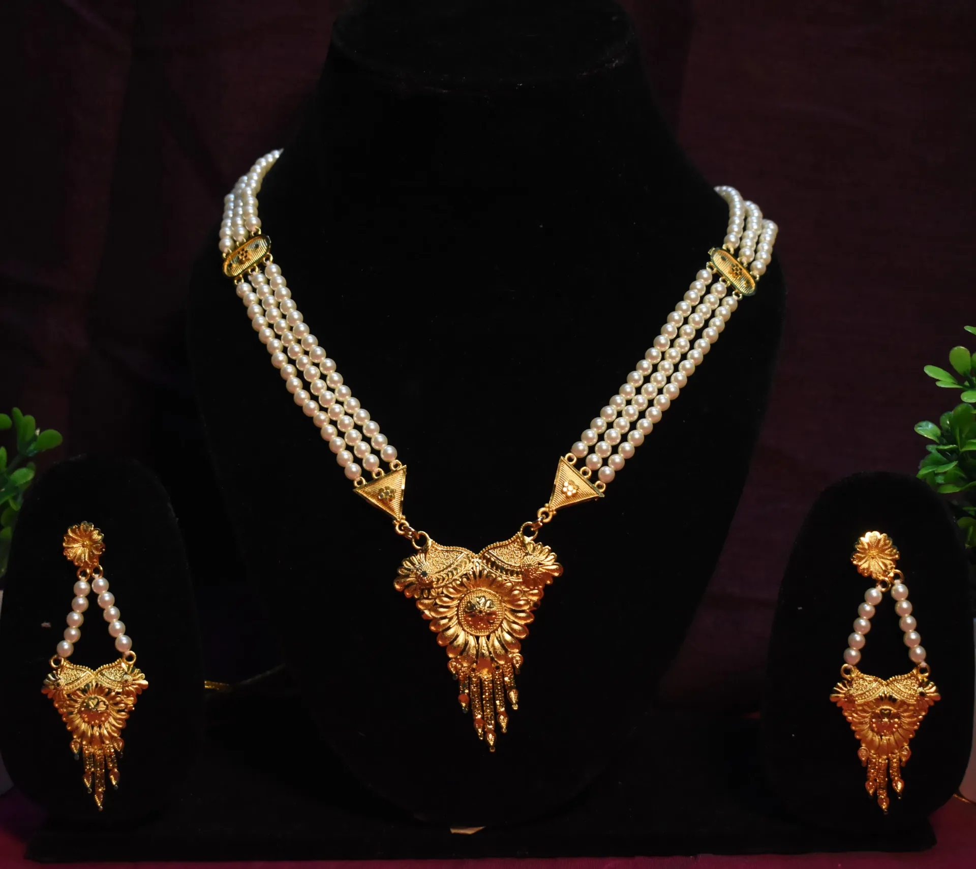 [NECKLACES-00063] Shreehari Aheli Triple-Strand Pearl Sitahar Set