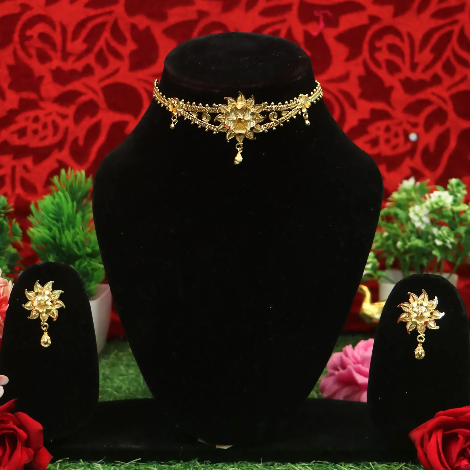 [NECKLACES-00068] Shreehari Gold-Toned Filigree Flower Choker Set