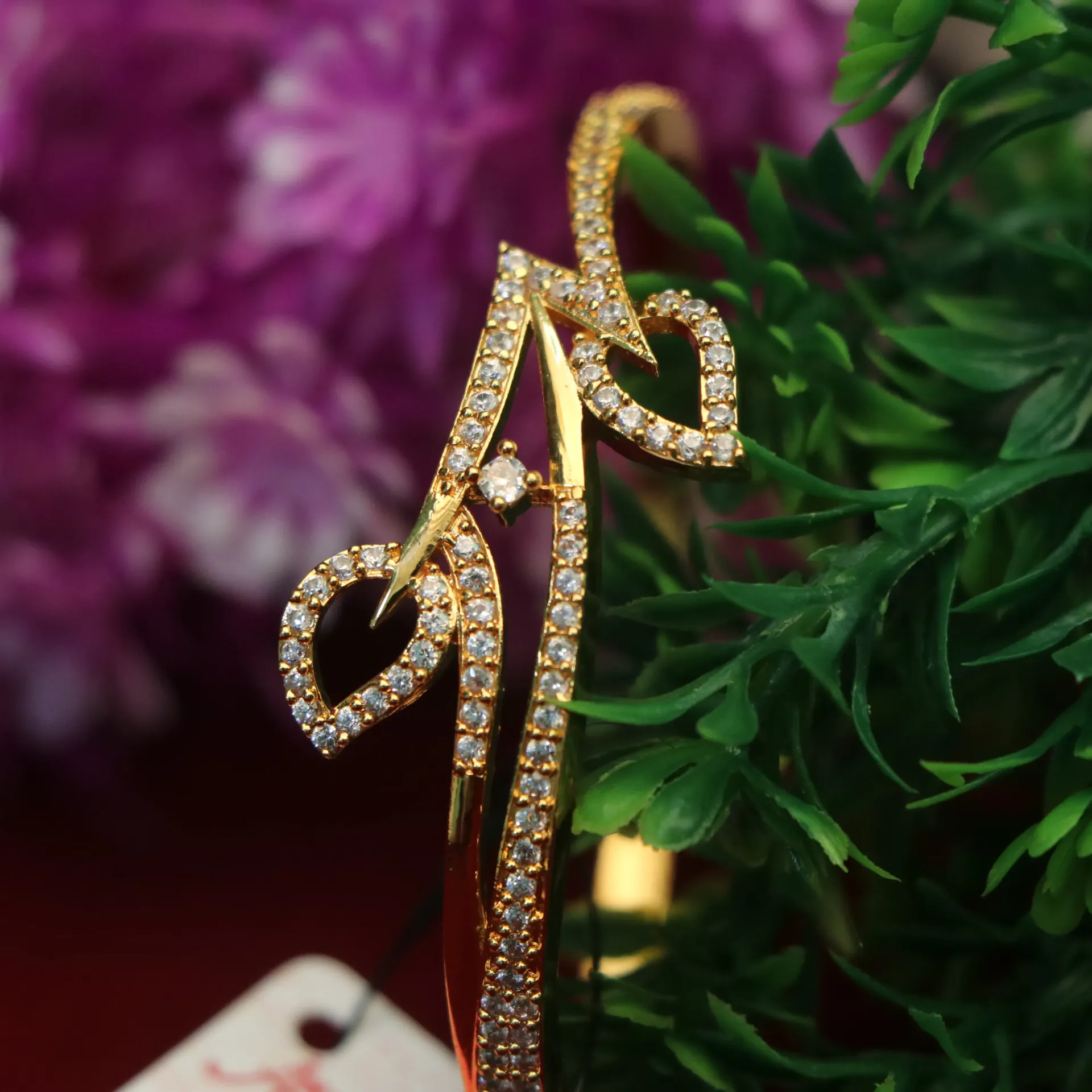 Arihant Classic Leaf-Motif CZ Studded Bracelet
