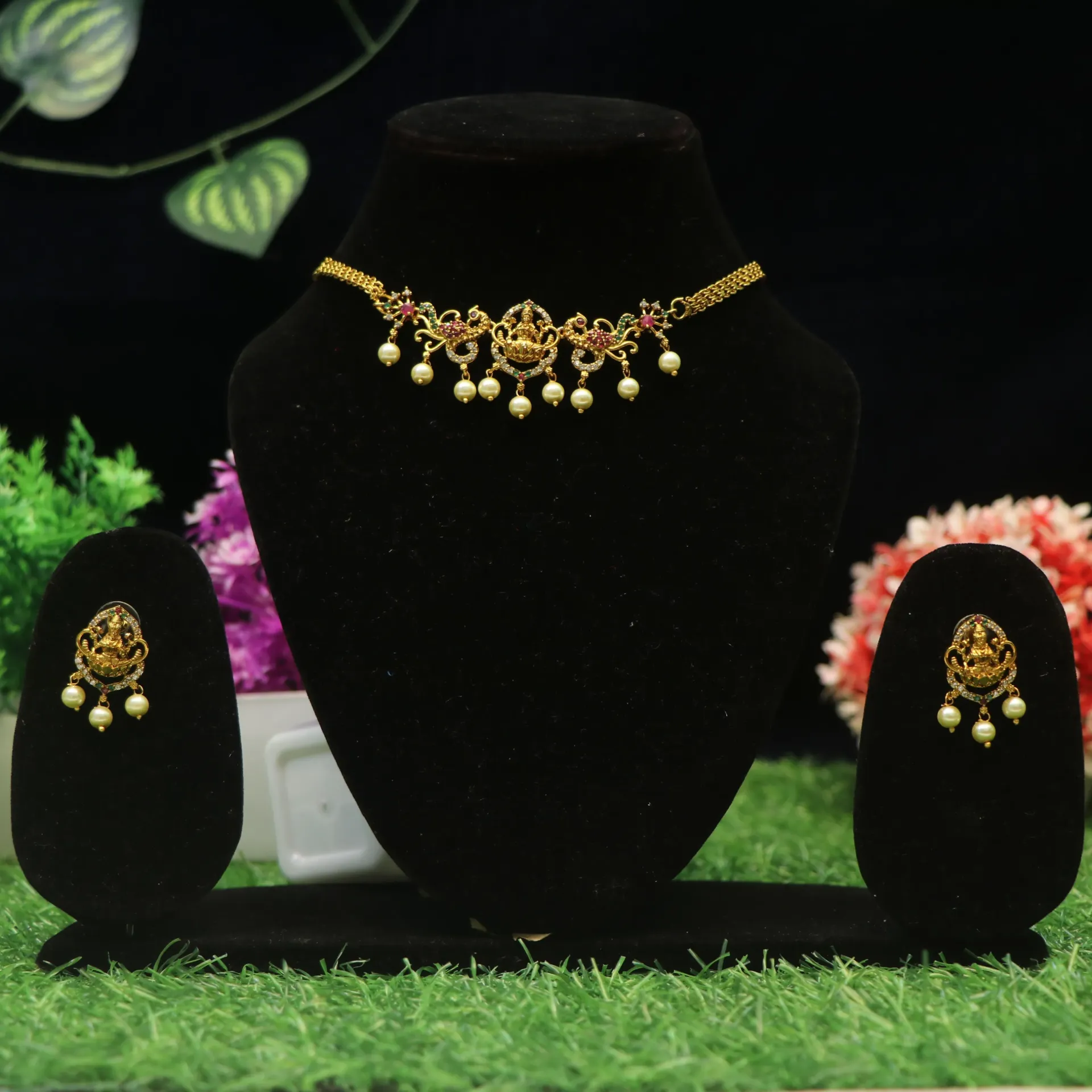 [NECKLACE-30011] AD Goddess Motif Kemp Stone Necklace Set for Bridal Wear