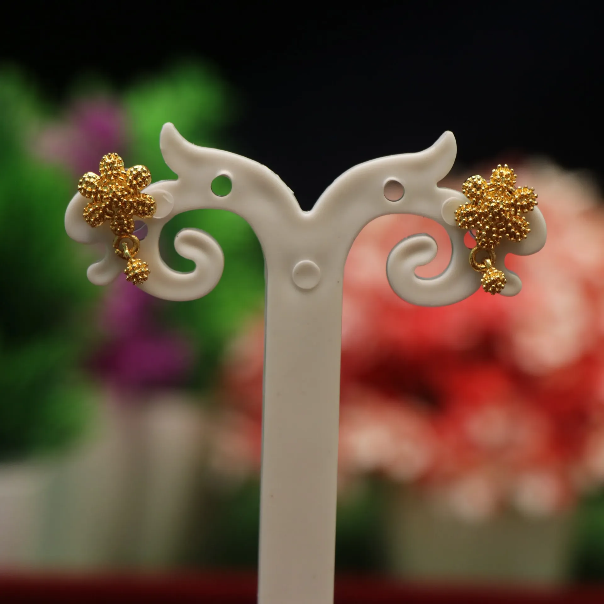 LT Bengali Style Gold-Polished Granulated Flower Tops