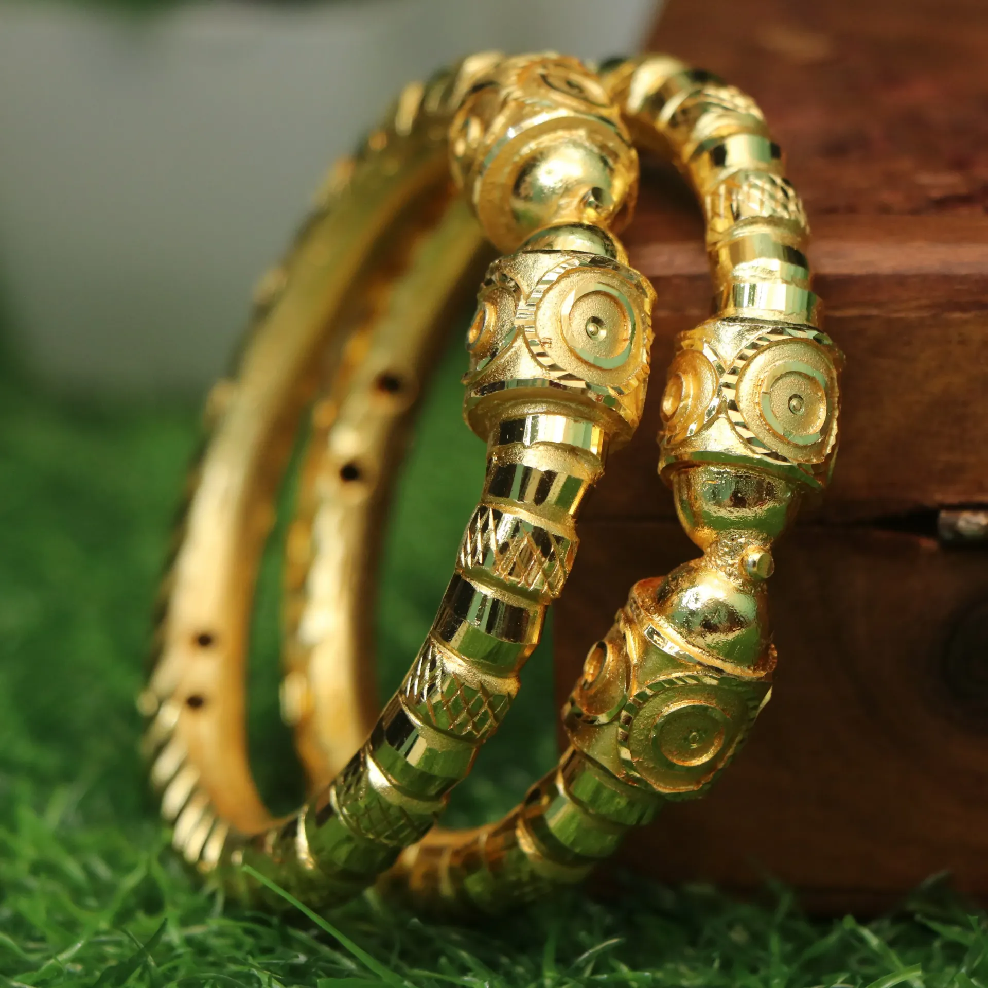 [BANGLES-00251] LT Heritage Collection Embossed Pattern Kada Set