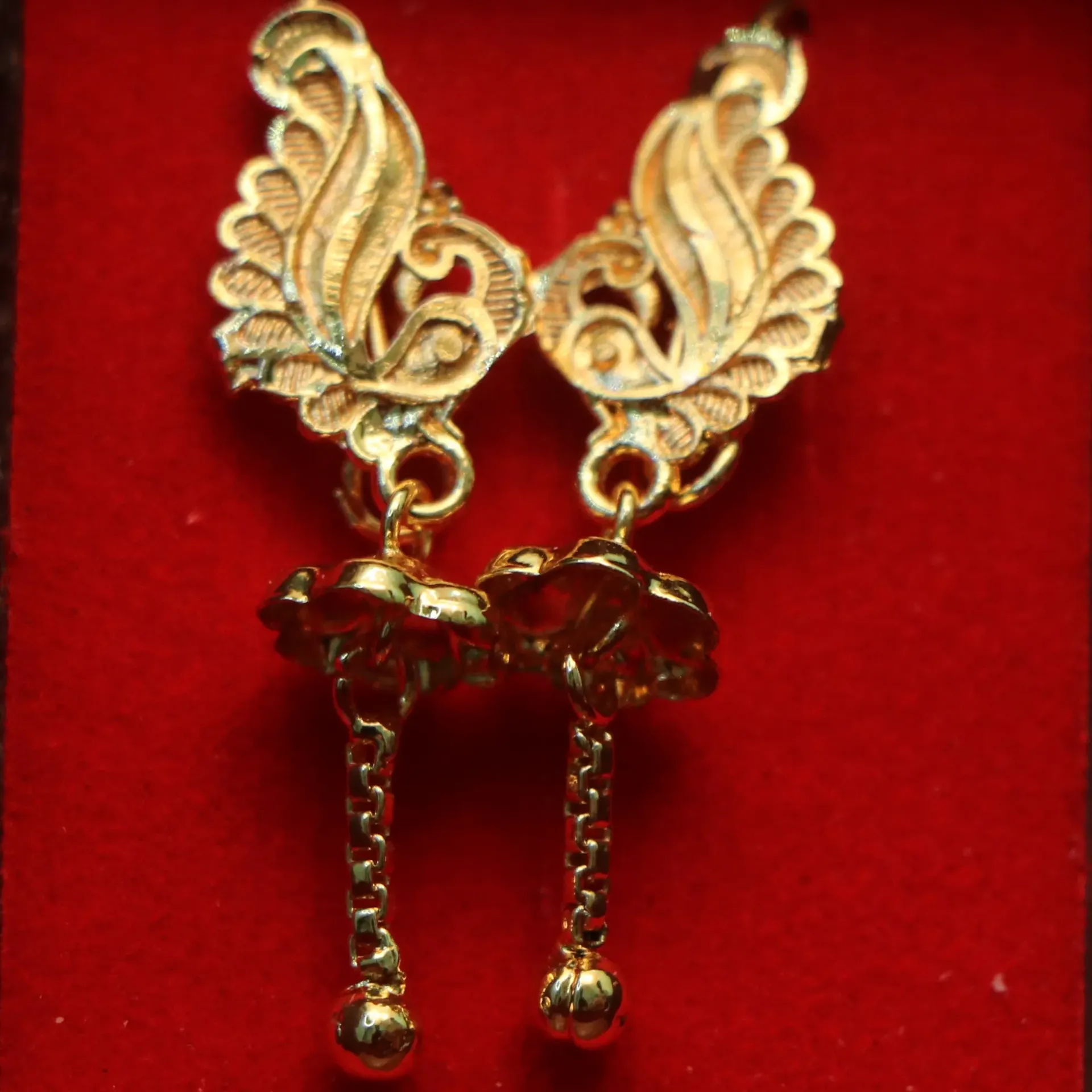 [EARINGS-00264] LT Classic Gold-Toned Filigree Dangler Earrings