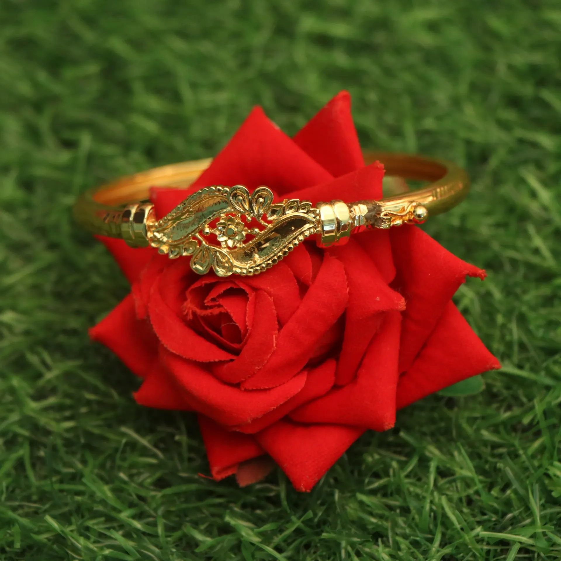 LT Royal Sun-Disc Filigree Polished Designer Bracelets