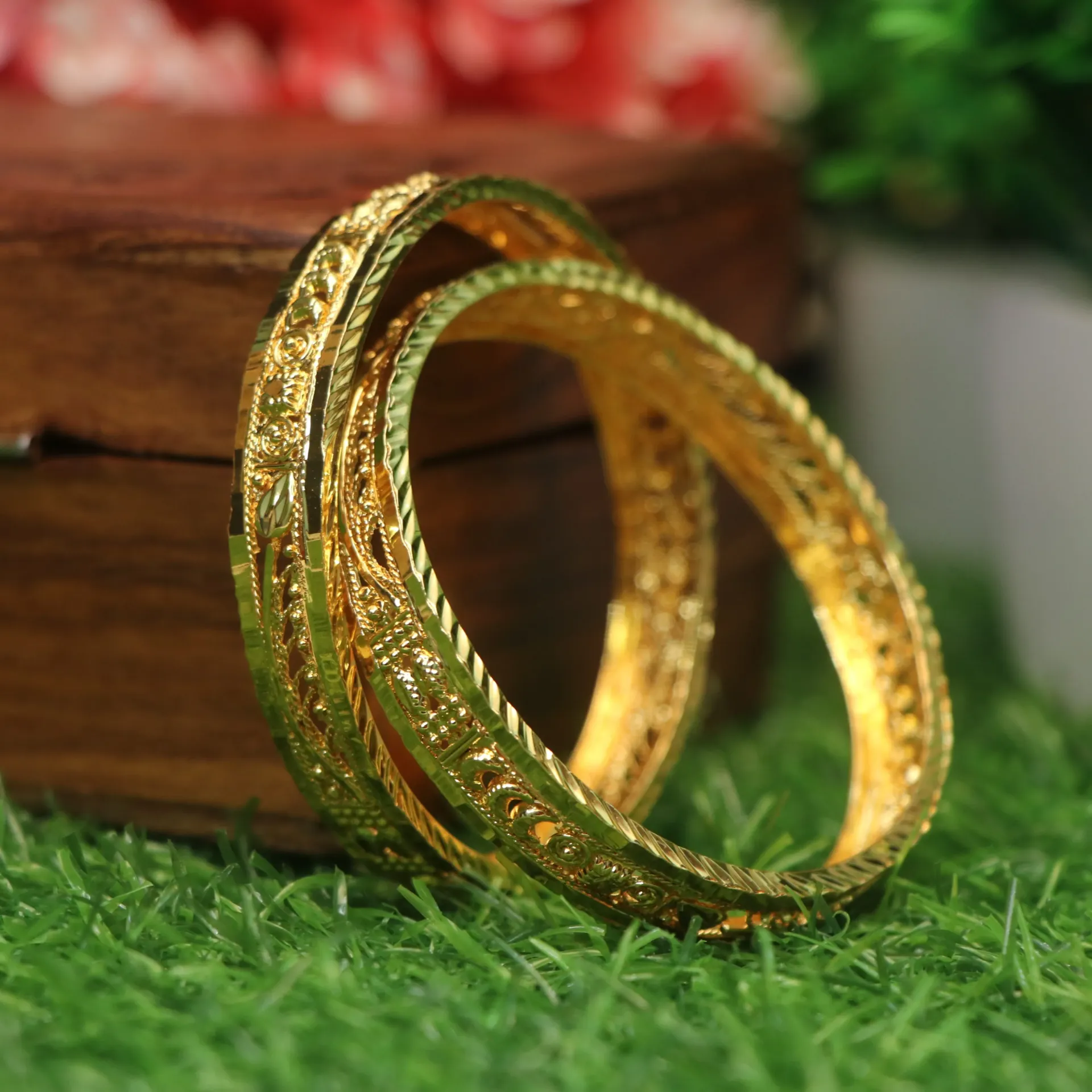 LT Ethnic Leaf-Patterned Laser Cut Gold Bangles