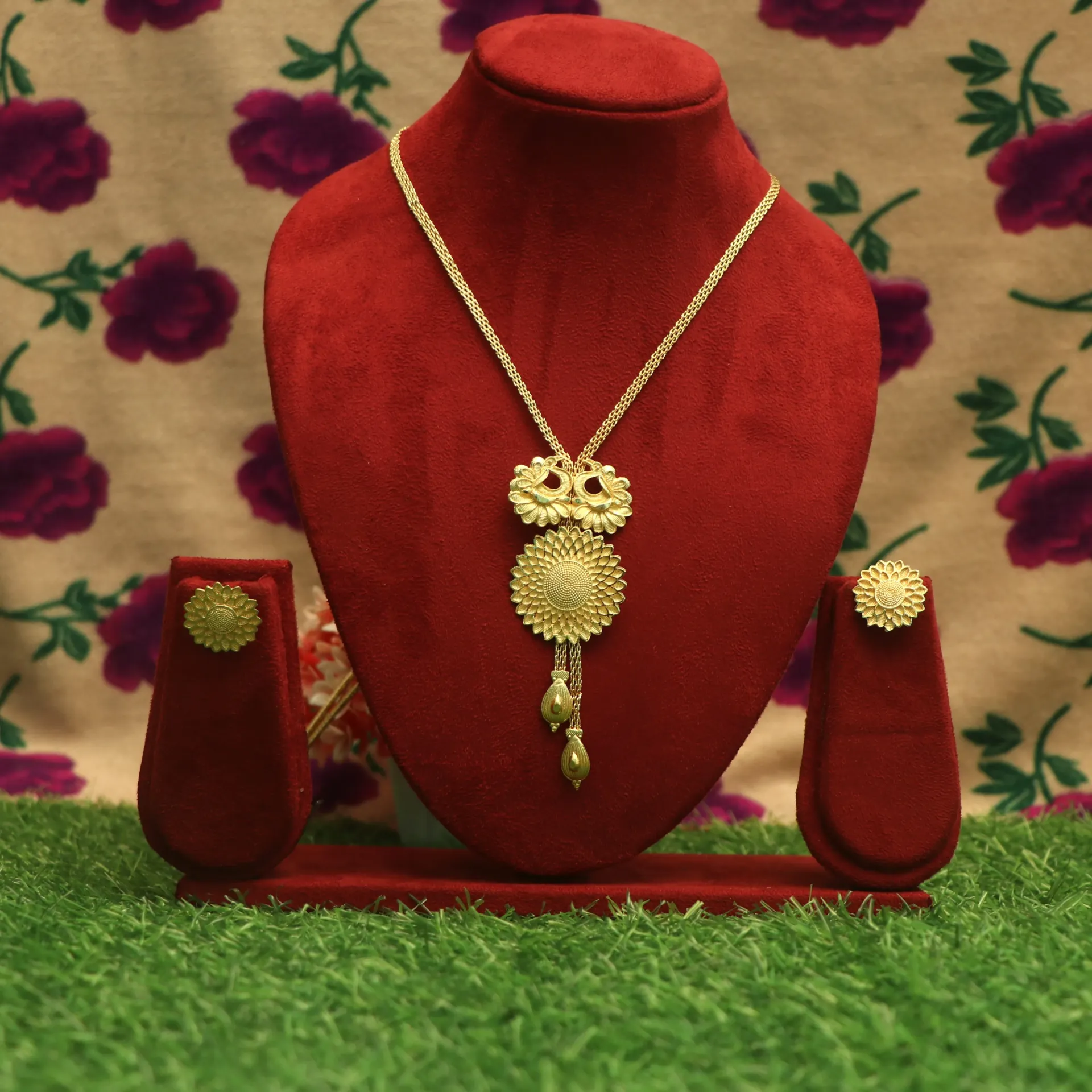 [NECKLACES-00328] LT Suryamukhi Bloom Gold-Plated Necklace Set