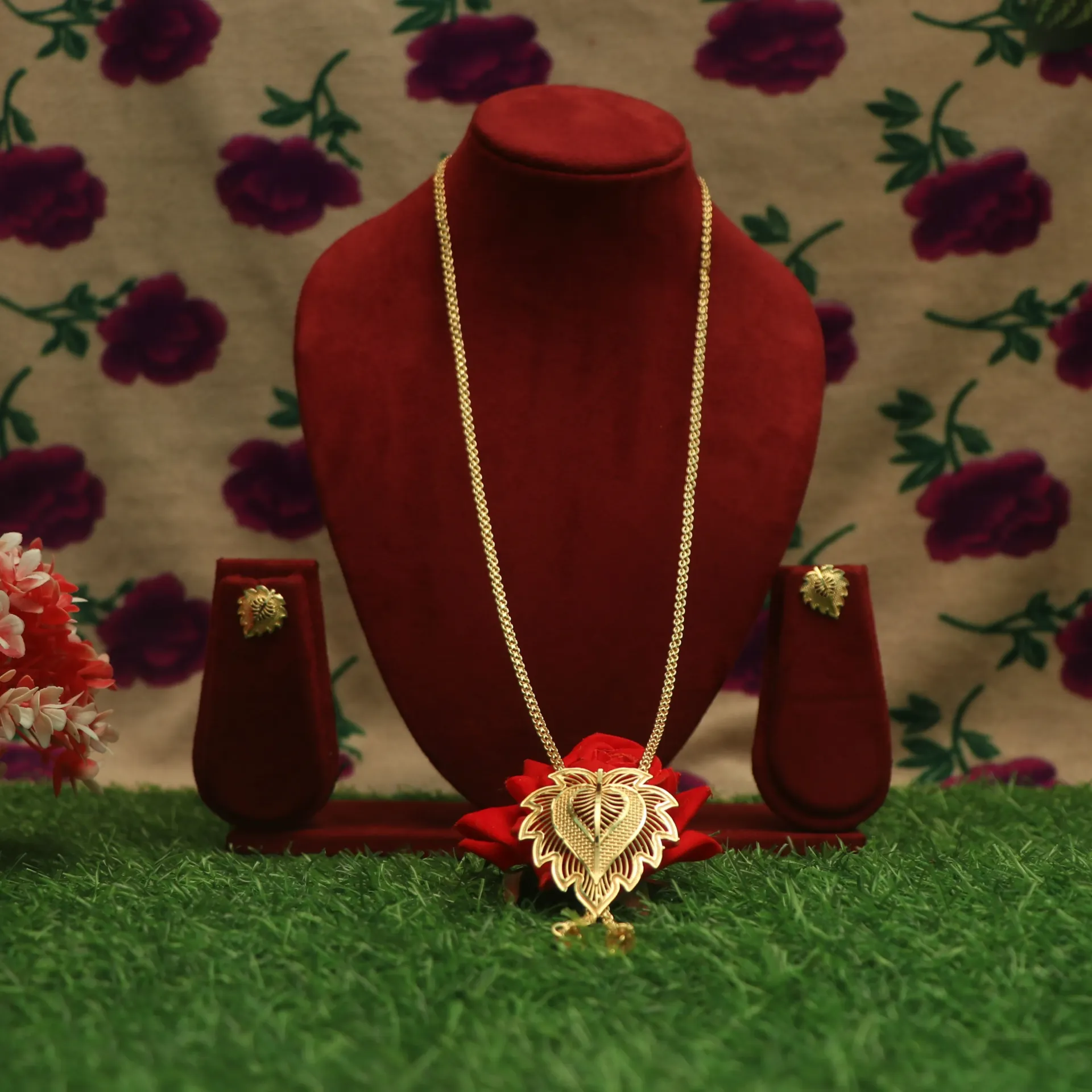 [NECKLACES-00332] LT Handcrafted Sahasra-Dal Gold-Tone Sita Haar