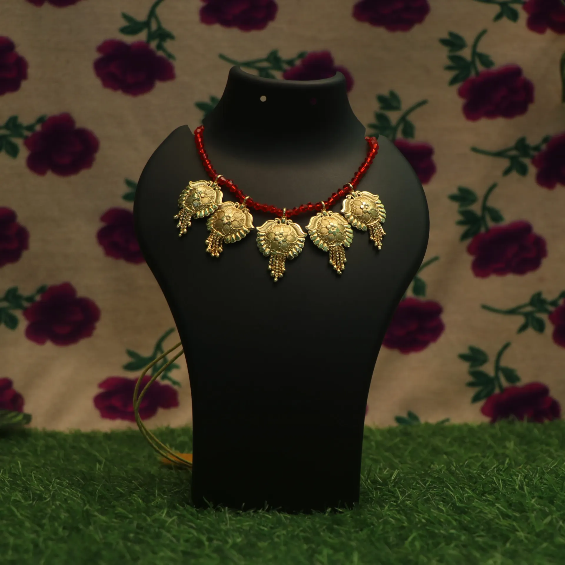 [NECKLACES-01110] LT Basanti Red Floral Crystal Necklace