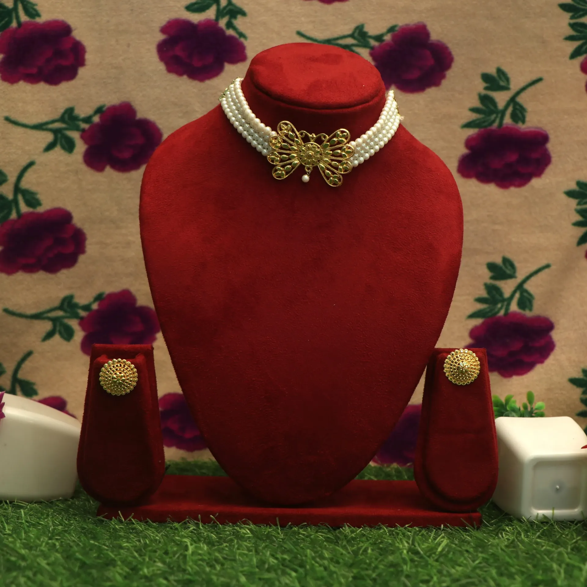 LT Muktara Filigree Butterfly Choker