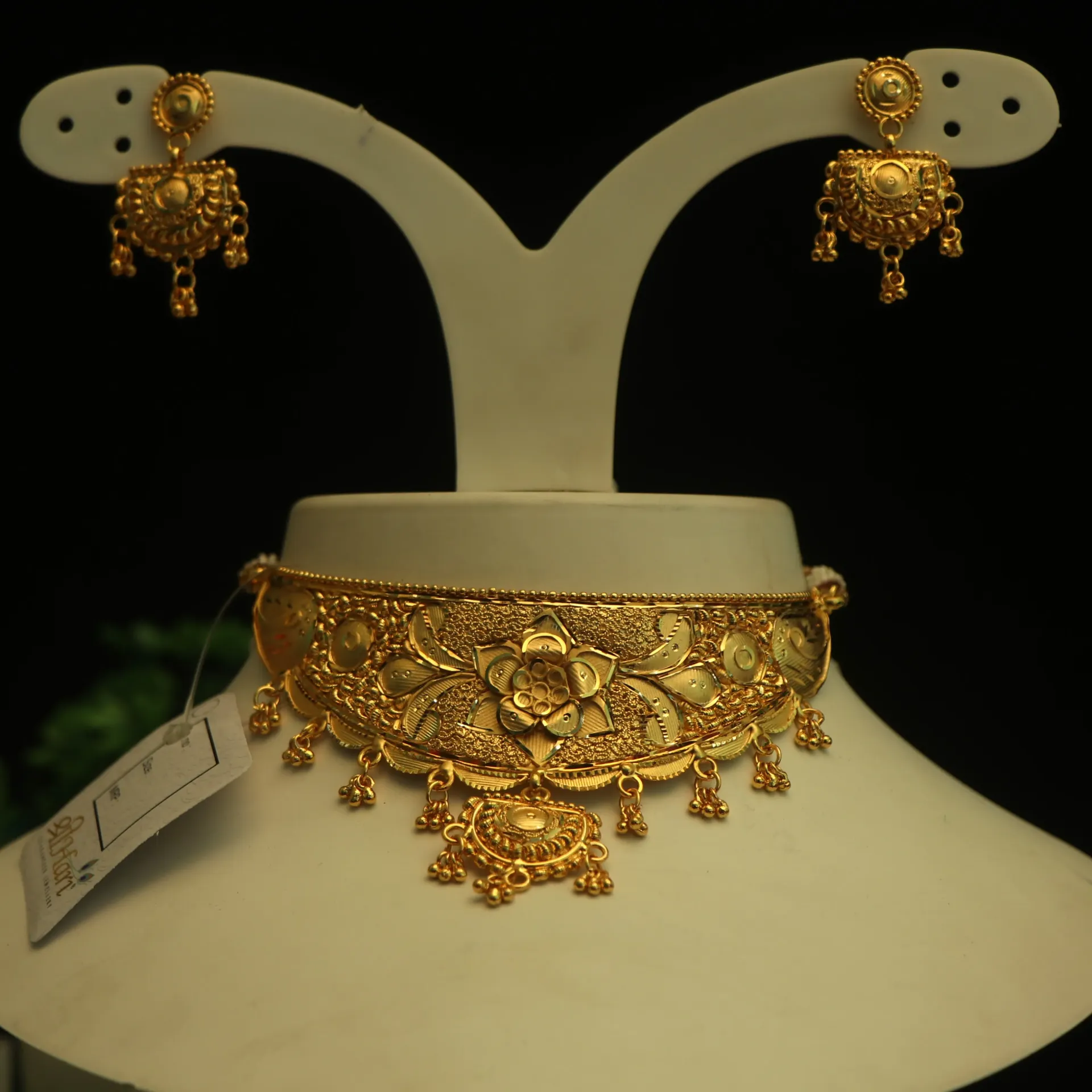 [NECKLACES-01122] Shreehari Virasat Heritage Filigree Gold-Tone Choker Set