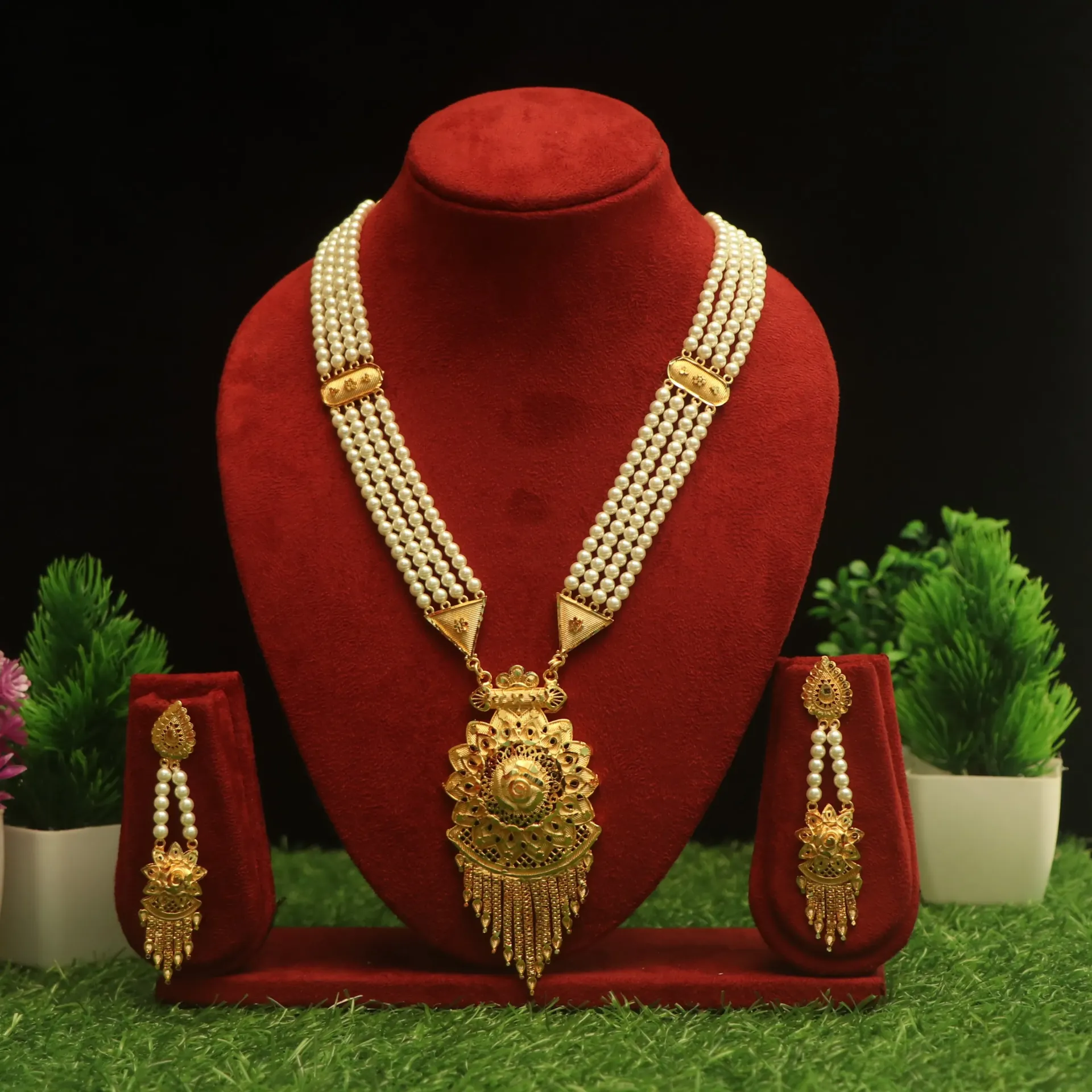 [NECKLACES-00437] Shreehari Sabeki Butterfly Motif Gold-Plated Pearl Necklace