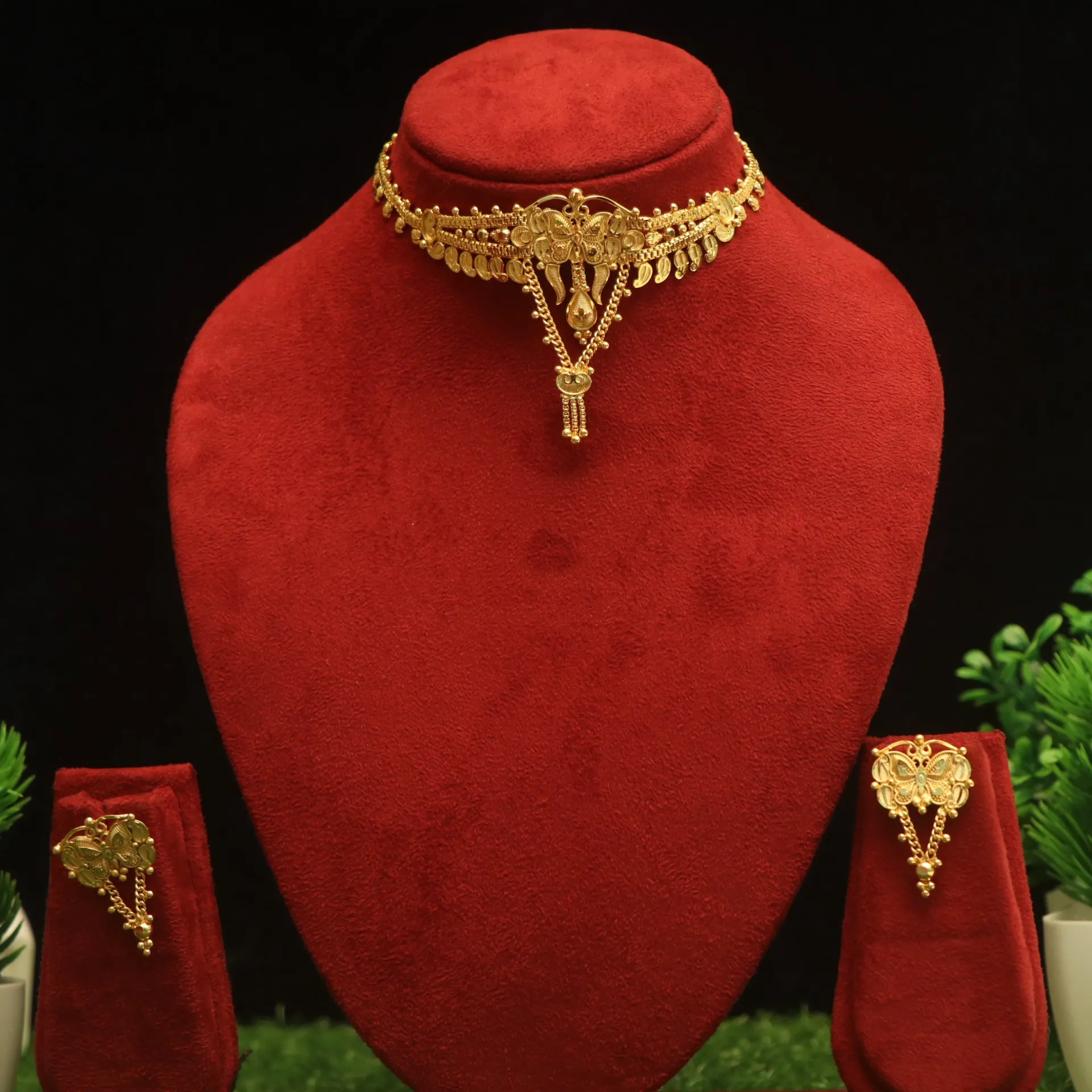 [NECKLACES-00439] Shreehari Subhashree Intricate Mesh-Work Gold Choker Set