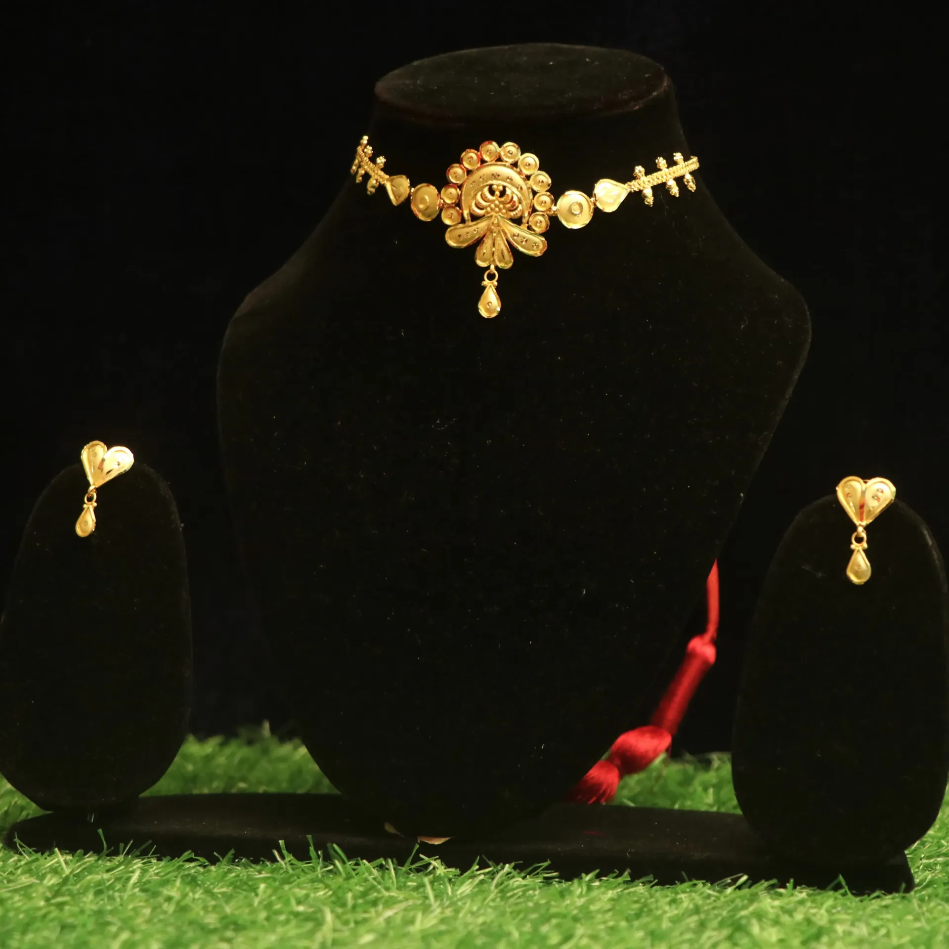 [NECKLACES-00449] Shreehari Sabeki Gold-Finish Geometric Triangle Rani Haar Set