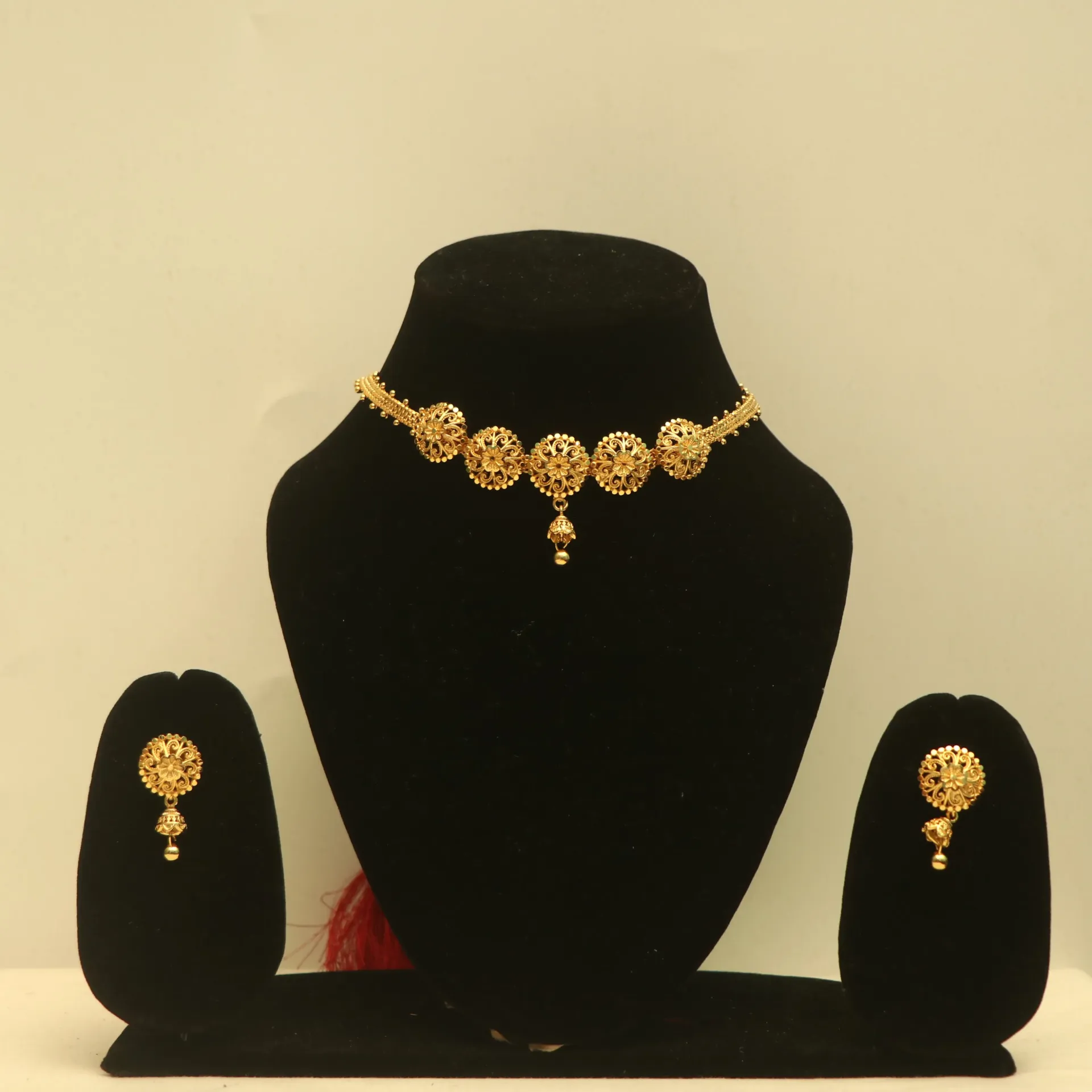 [NECKLACES-01143] Shreehari Gold-Plated Chakra Filigree Choker Set