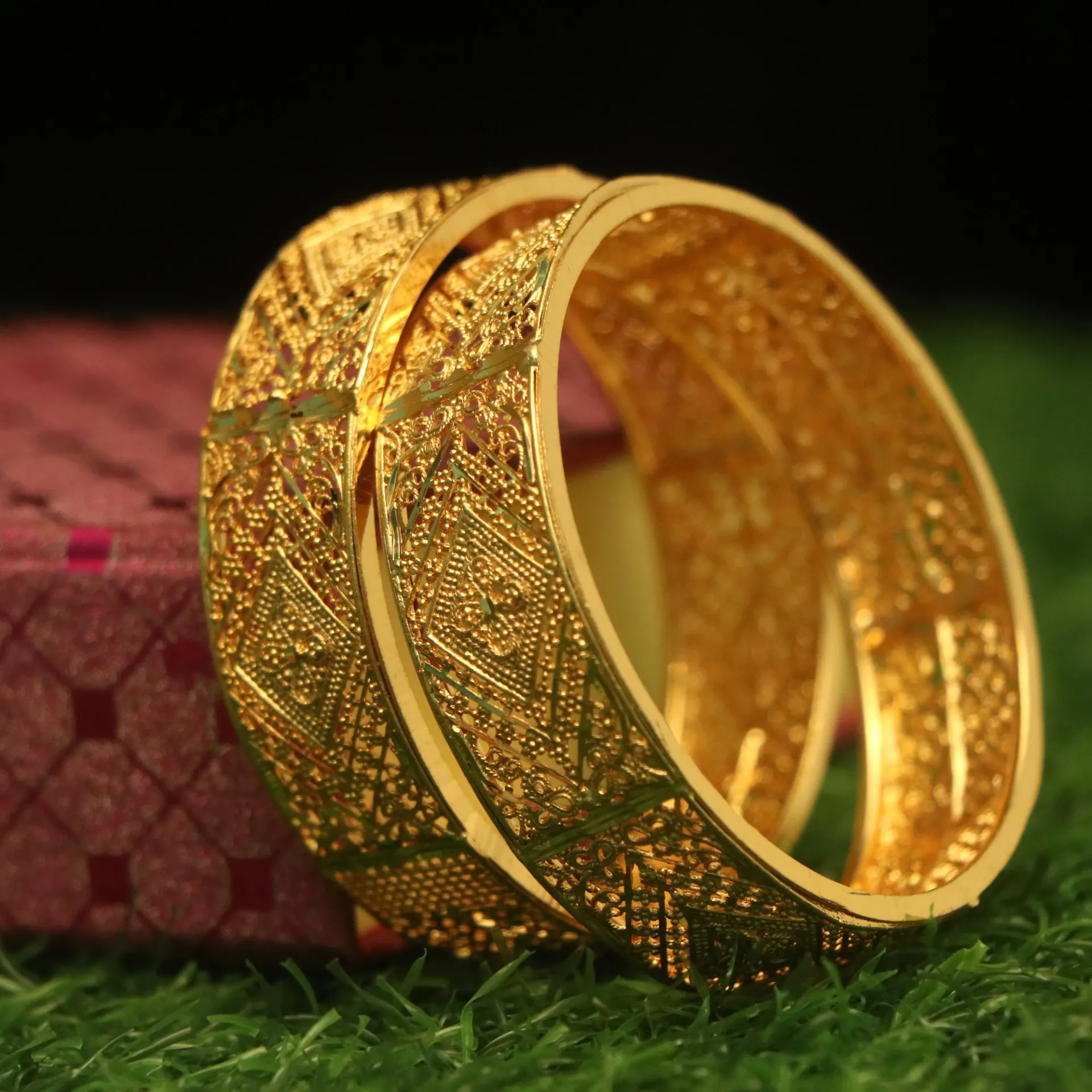 [BANGLES-01193] Shreehari Imperial Gold-Toned Cutwork Broad Chur