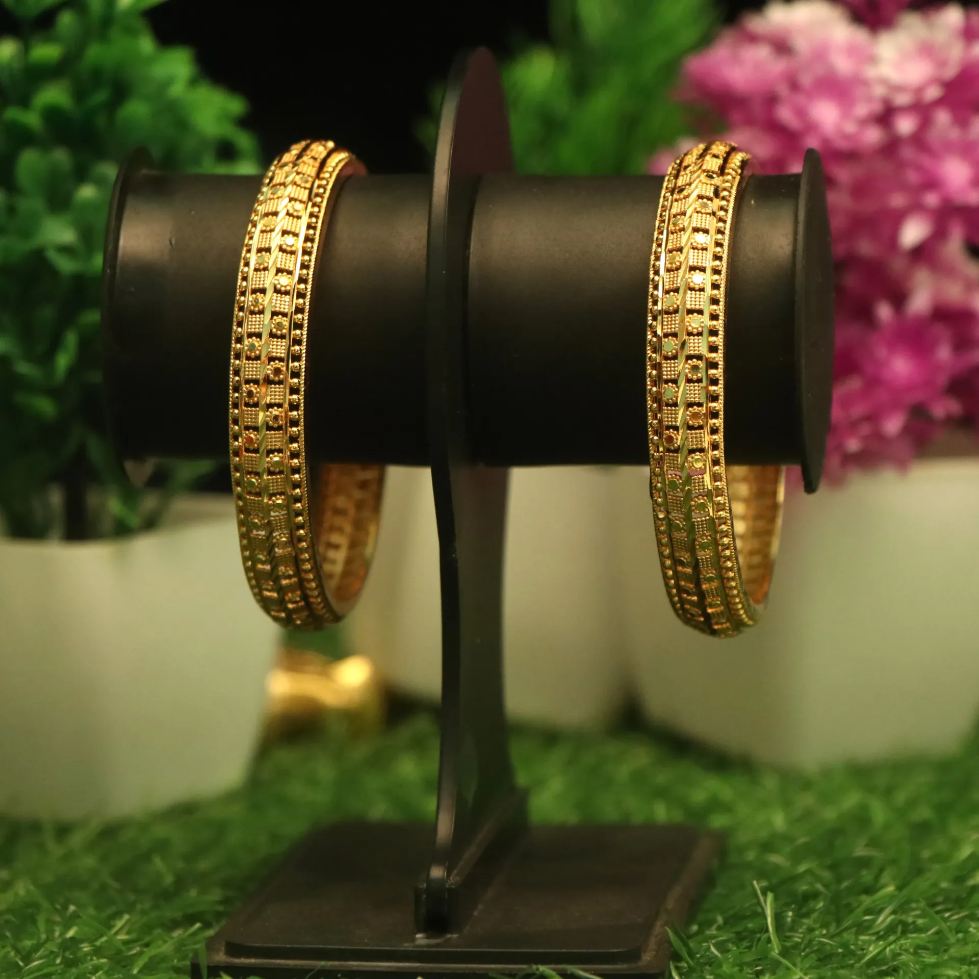 Shreehari 24K Gold-Forming Textured Anniversary Kada