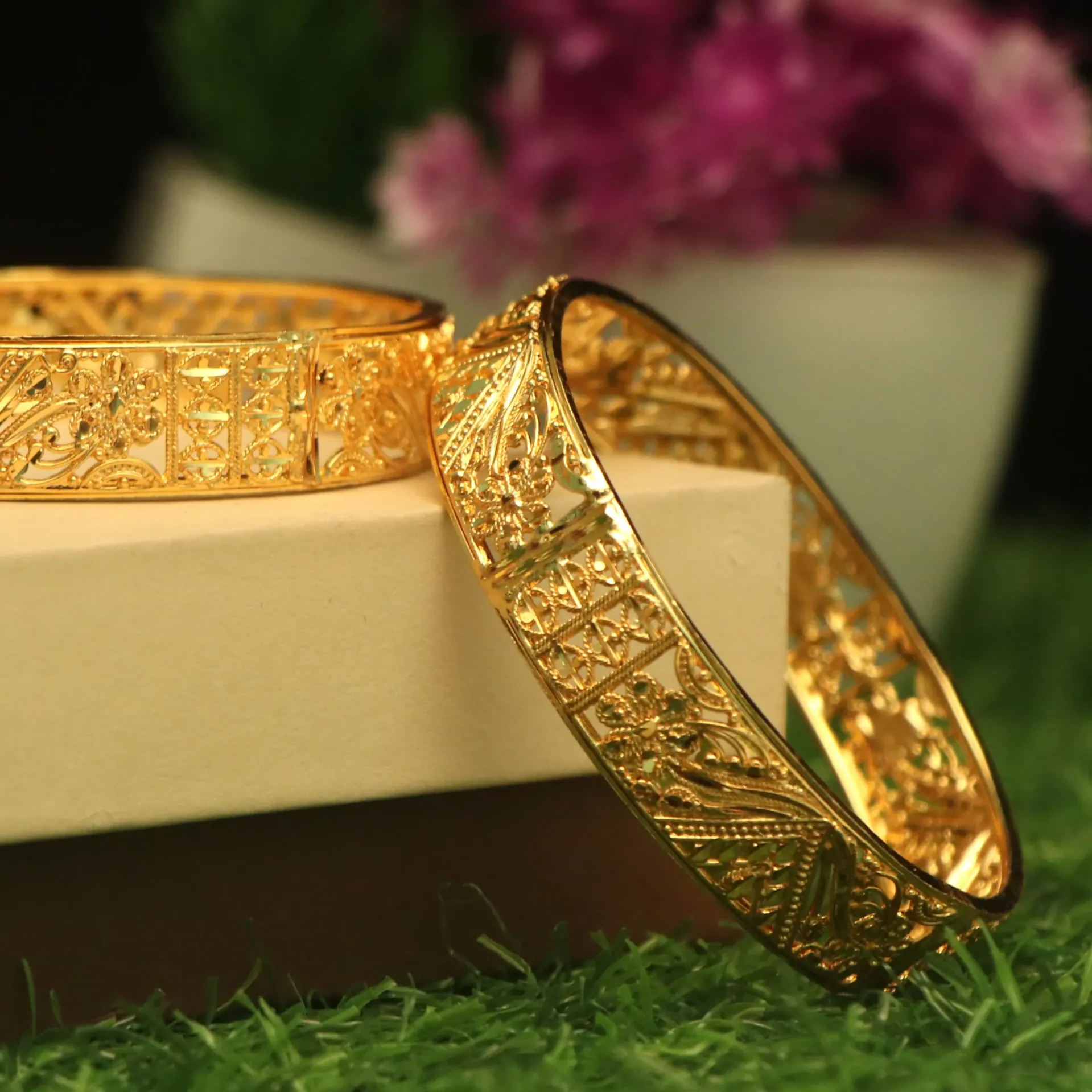 [BANGLES-00560] Shreehari Sanskriti Floral-Jaali Micro-Plated Bangle (24)