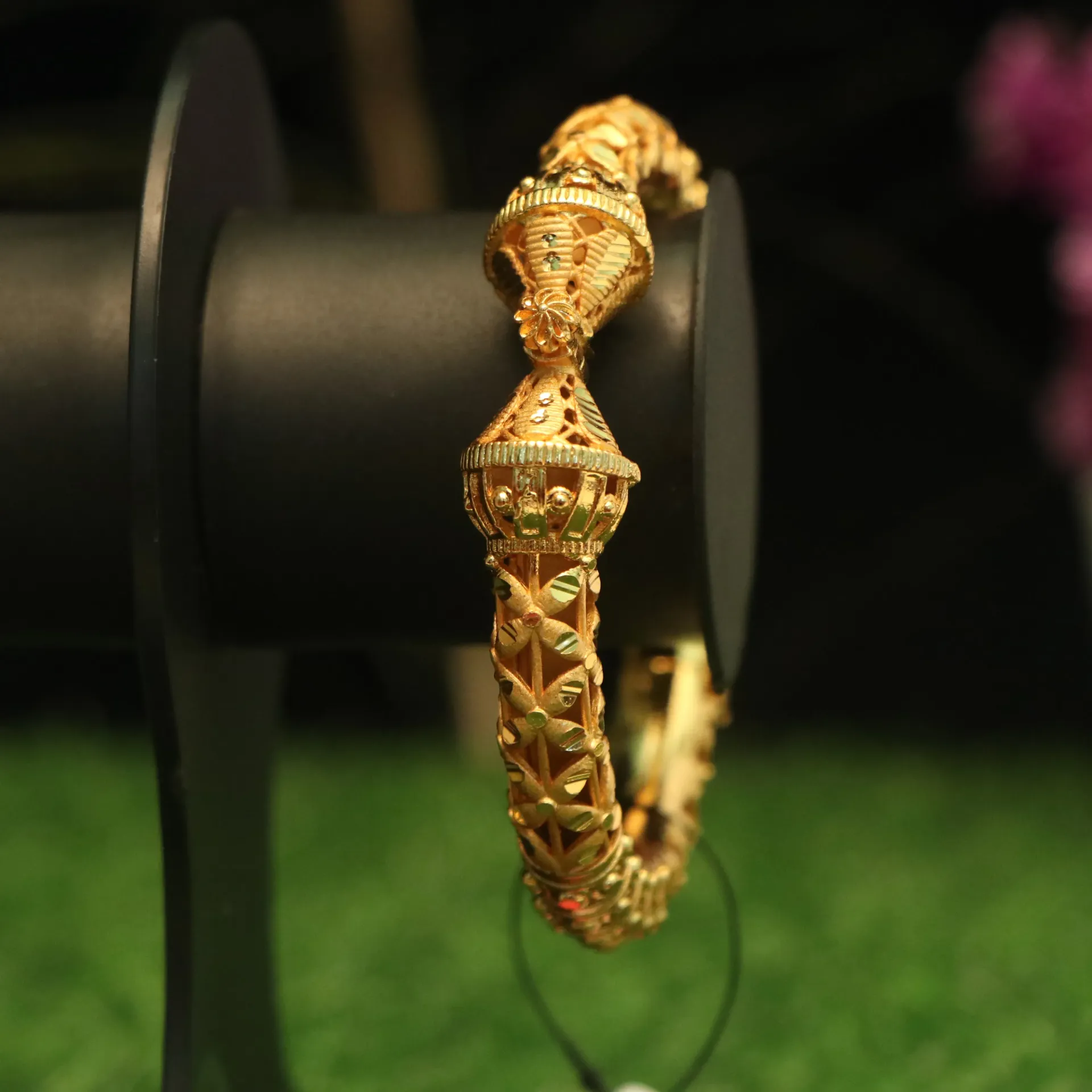 [BANGLES-00568] Arihant Vaishnavi Antique Finish Bridal Kankan (24)
