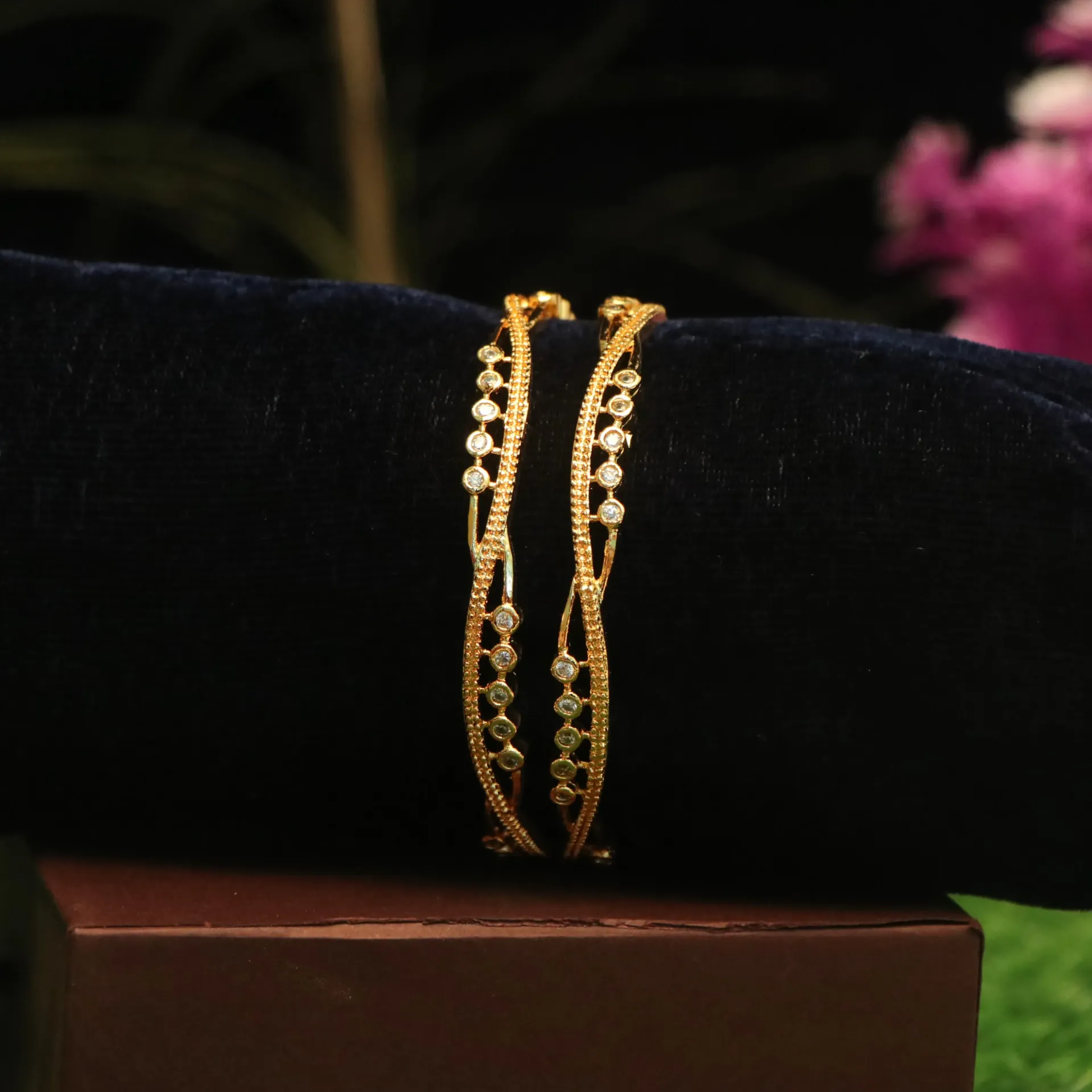 [BANGLES-00578] Arihant Ishani Delicate Intertwined Stone Bangle (24)