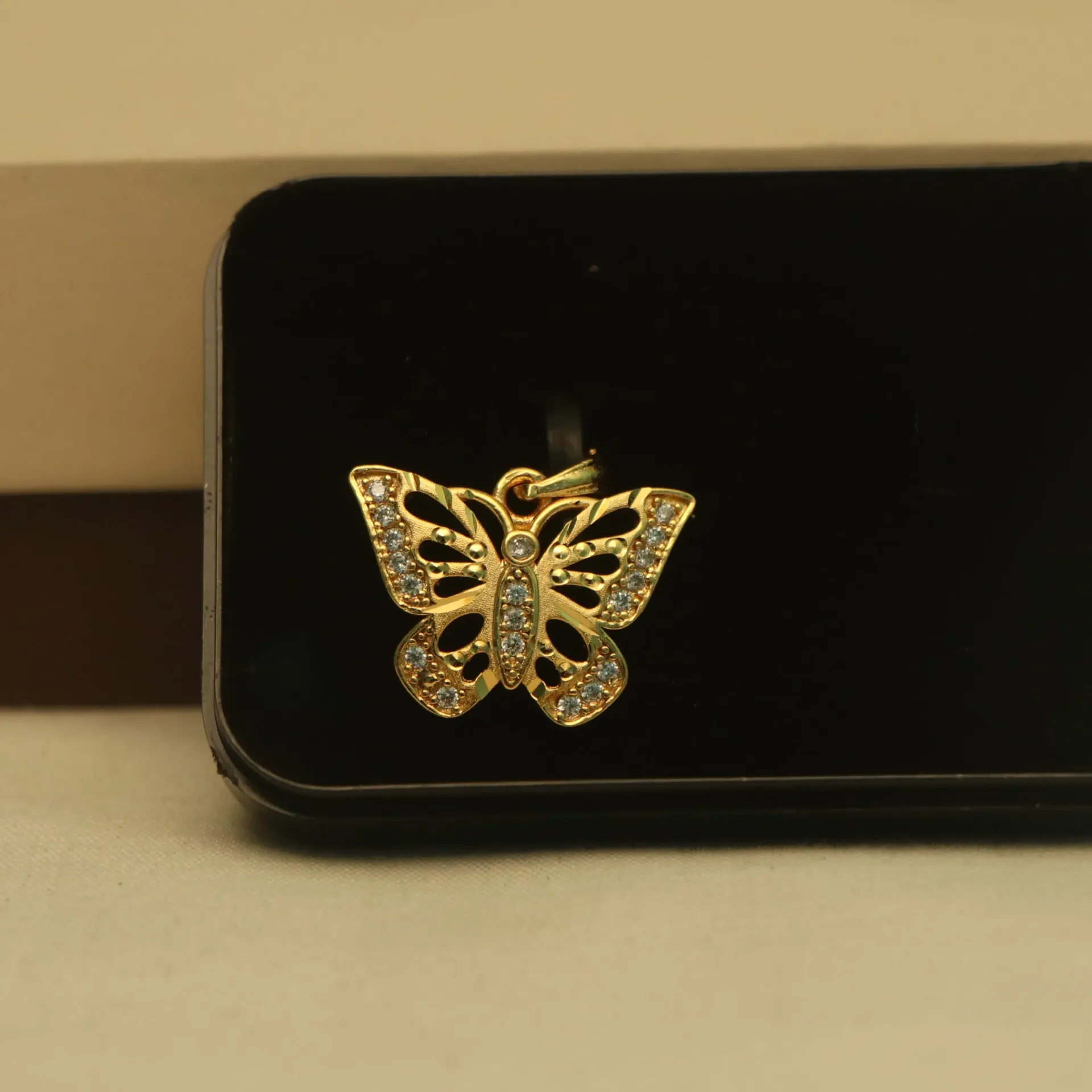 Arihant Titli-Glow Gold-Plated Butterfly Pendant