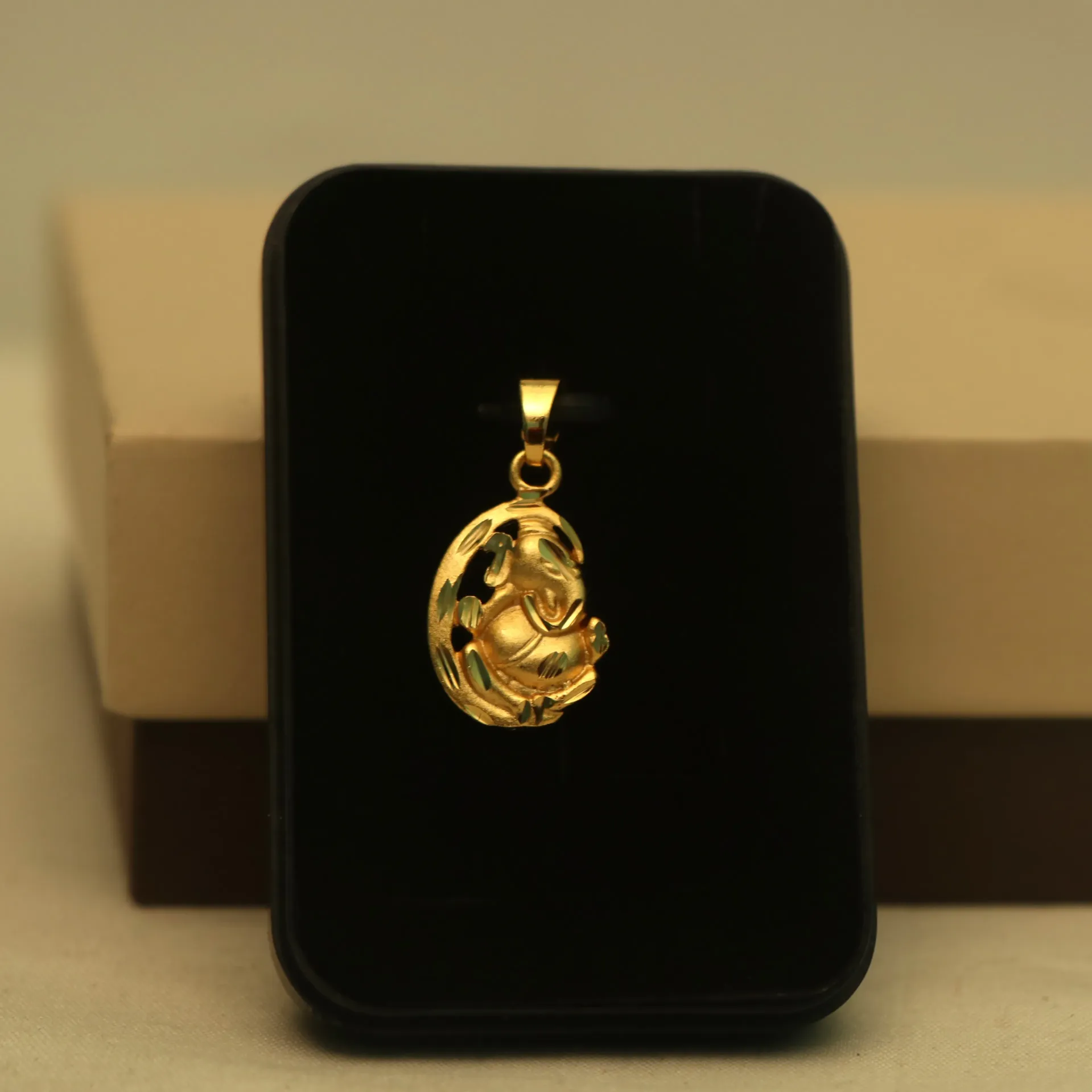 [PENDANTS-00692] Arihant Vighnaharta Gold-Plated Ganesha Pendant