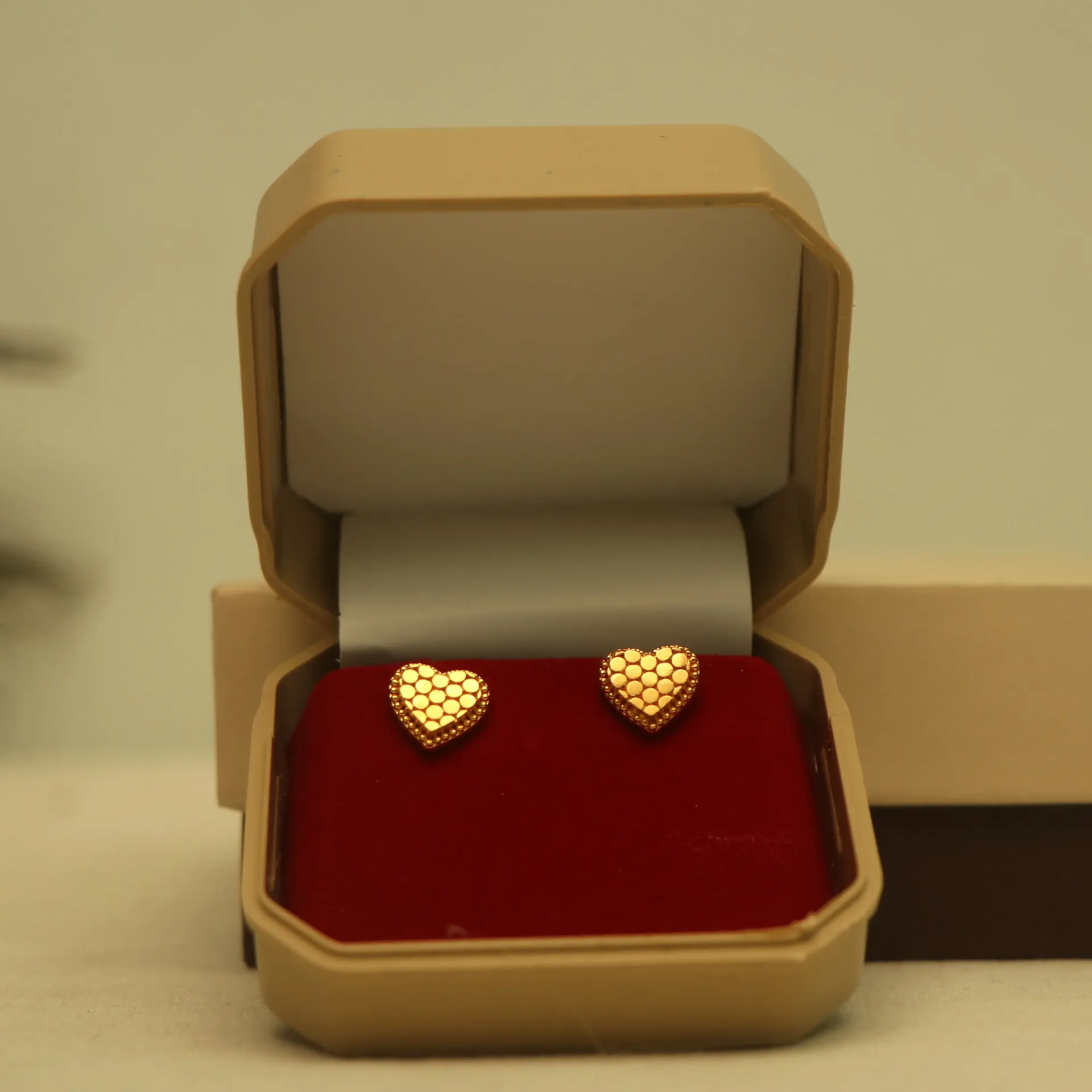 [EARINGS-00708] Arihant Preeti Honeycomb Heart EarTops