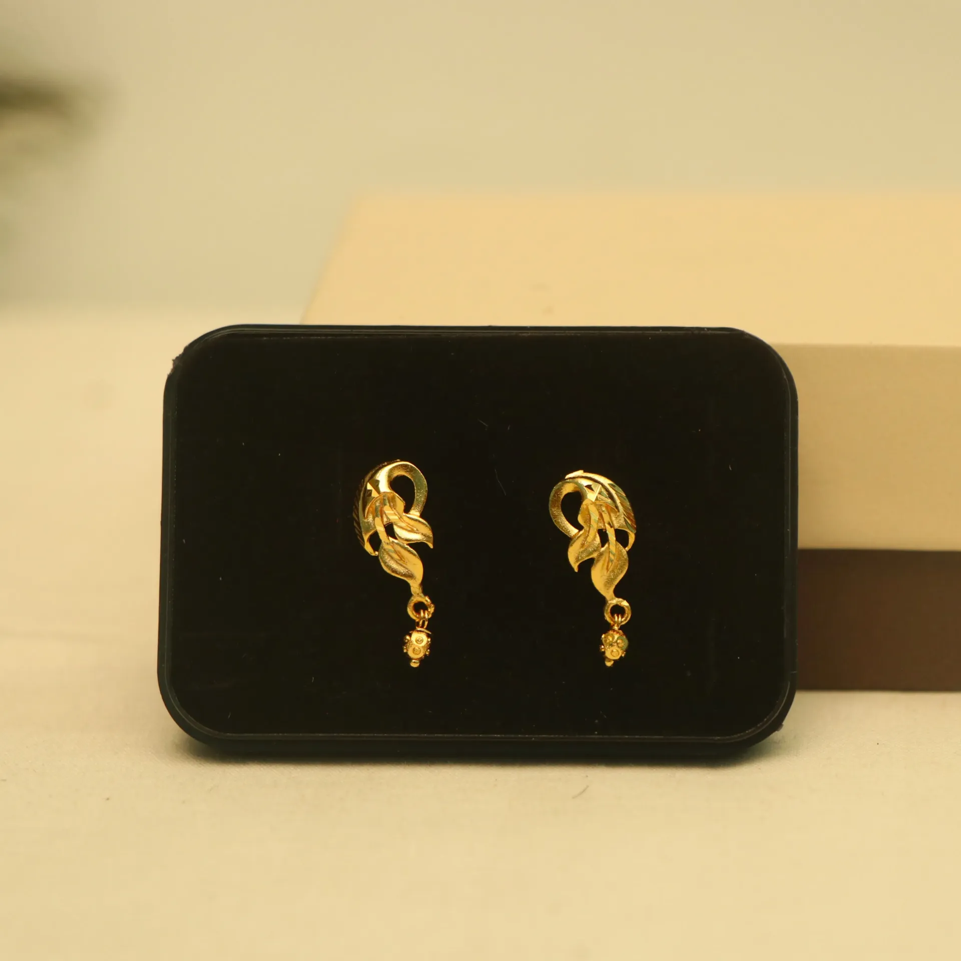 [EARINGS-01004] Arihant Classic Rezi-Work Flower Drops Earrings