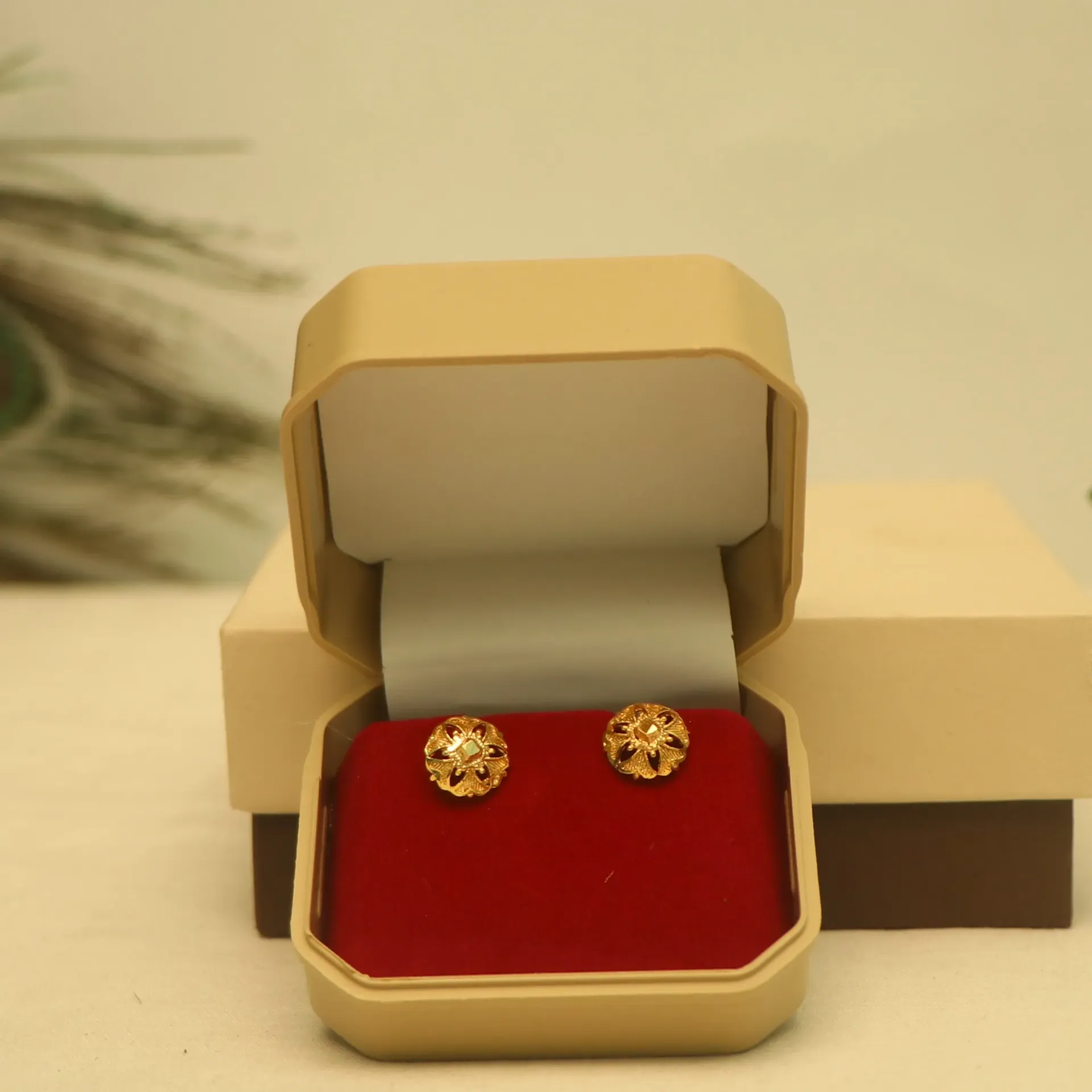 [EARINGS-00725] Arihant Traditional Swarna-Chakra Etched Studs